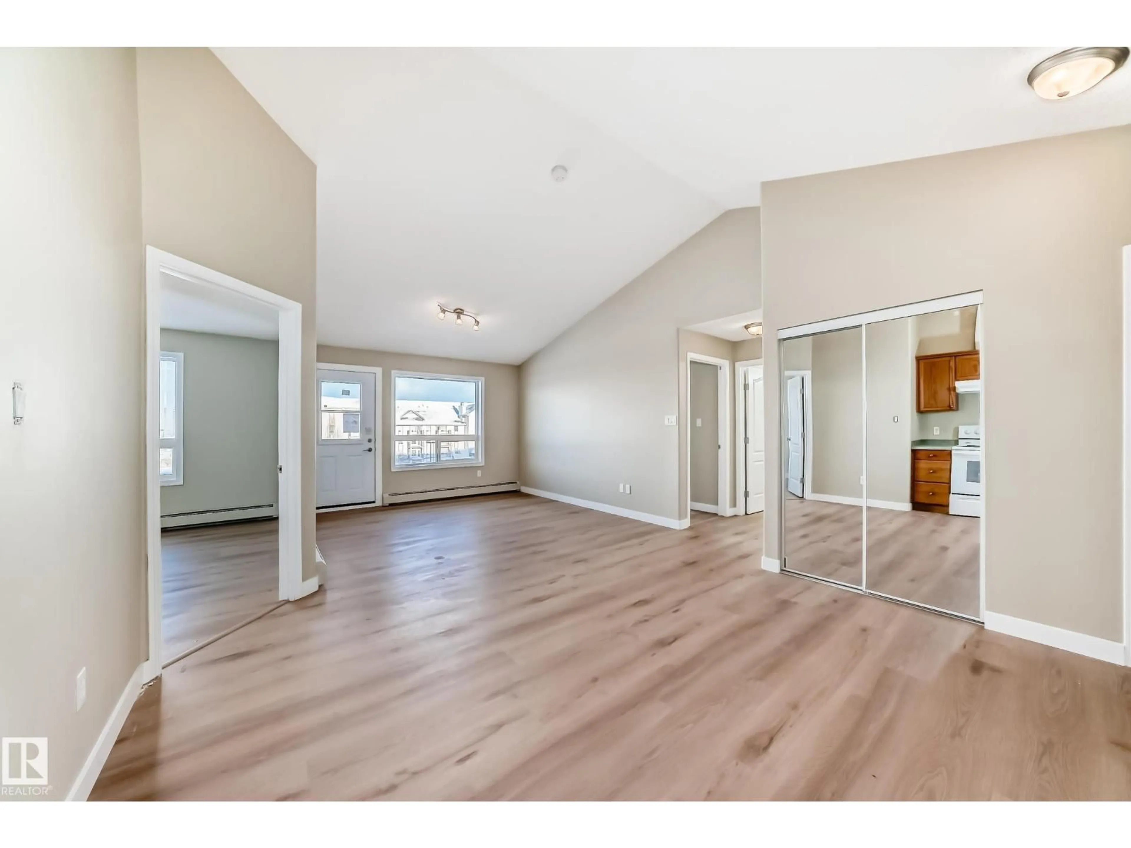 Unknown for 2422 CLAREVIEW STATION DR, Edmonton Alberta T5Y0E5