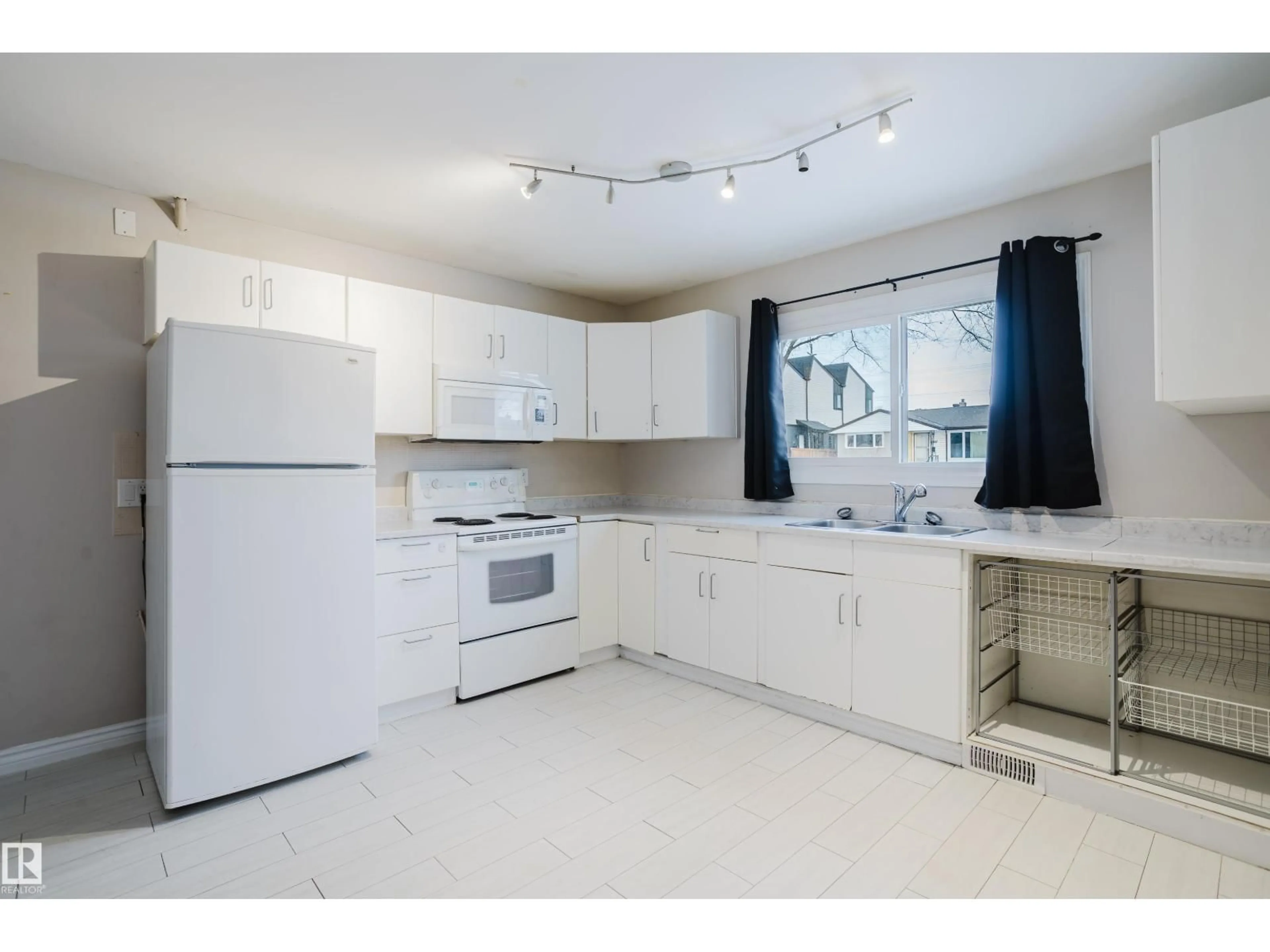 Standard kitchen, unknown for NW - 12844 103 ST, Edmonton Alberta T5E4M1