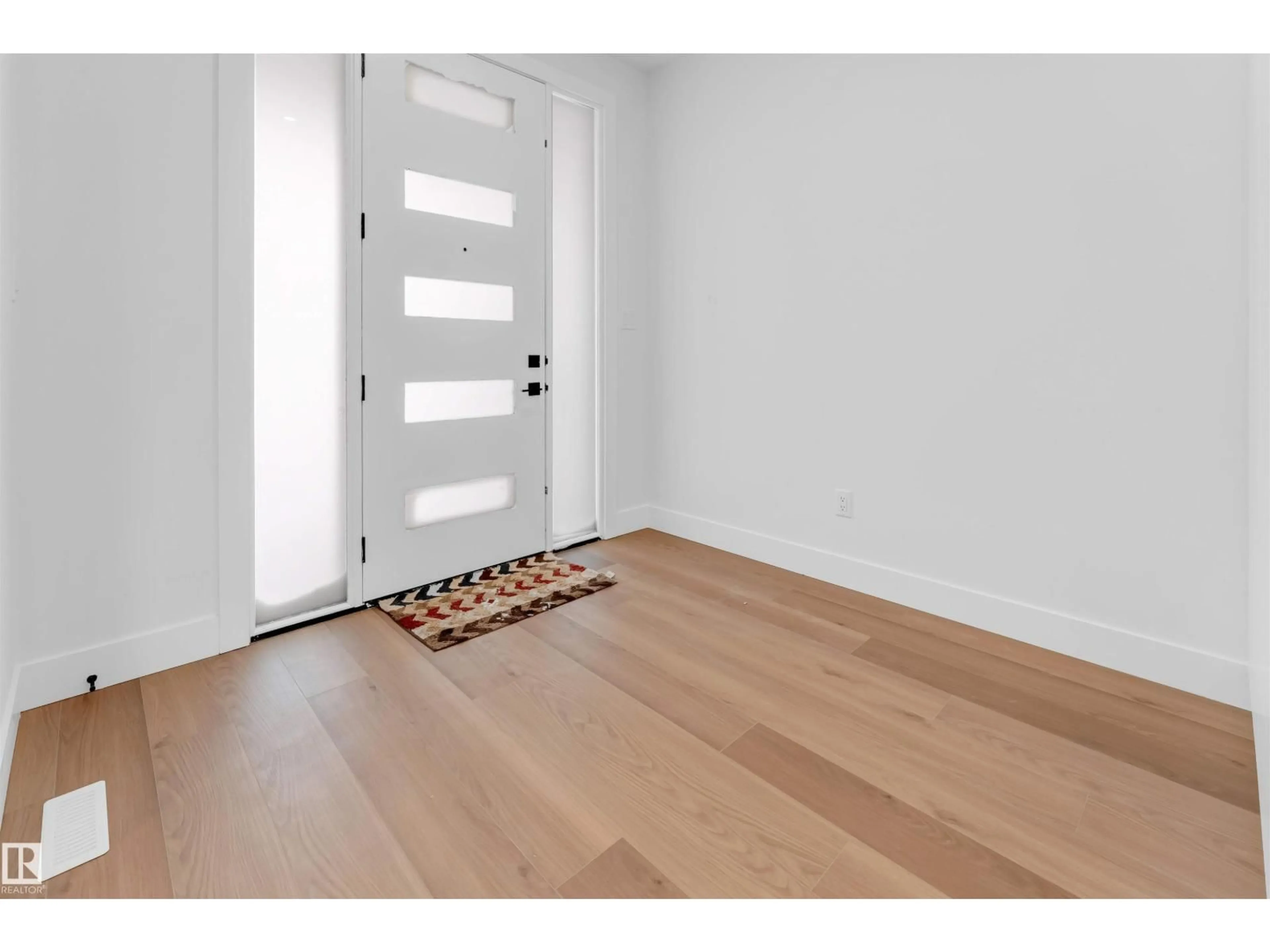 Indoor entryway for 152 EDGEWATER CI, Leduc Alberta T9E1K5