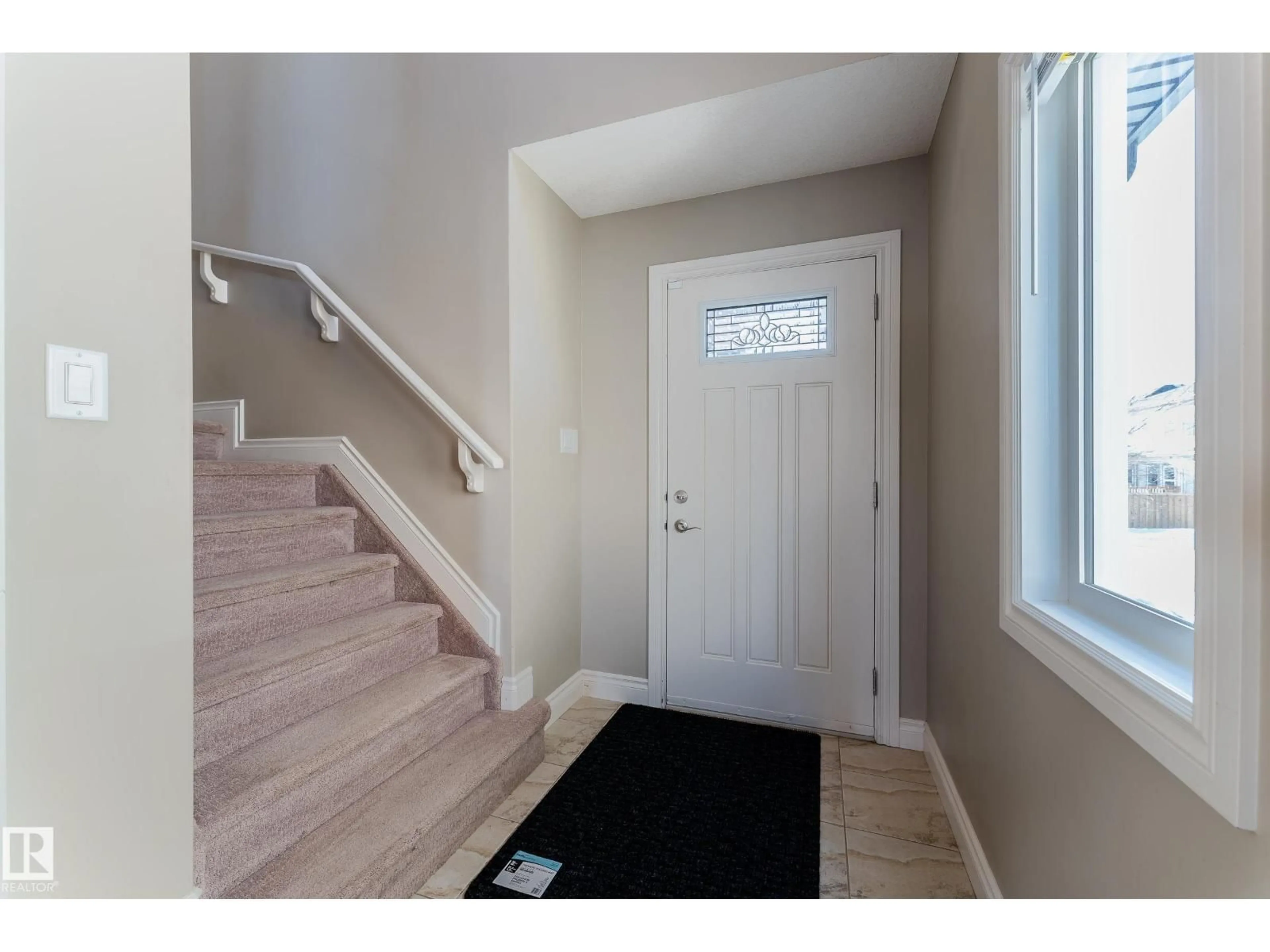 Indoor entryway for 17614 8 AVENUE SW, Edmonton Alberta T6W2X3