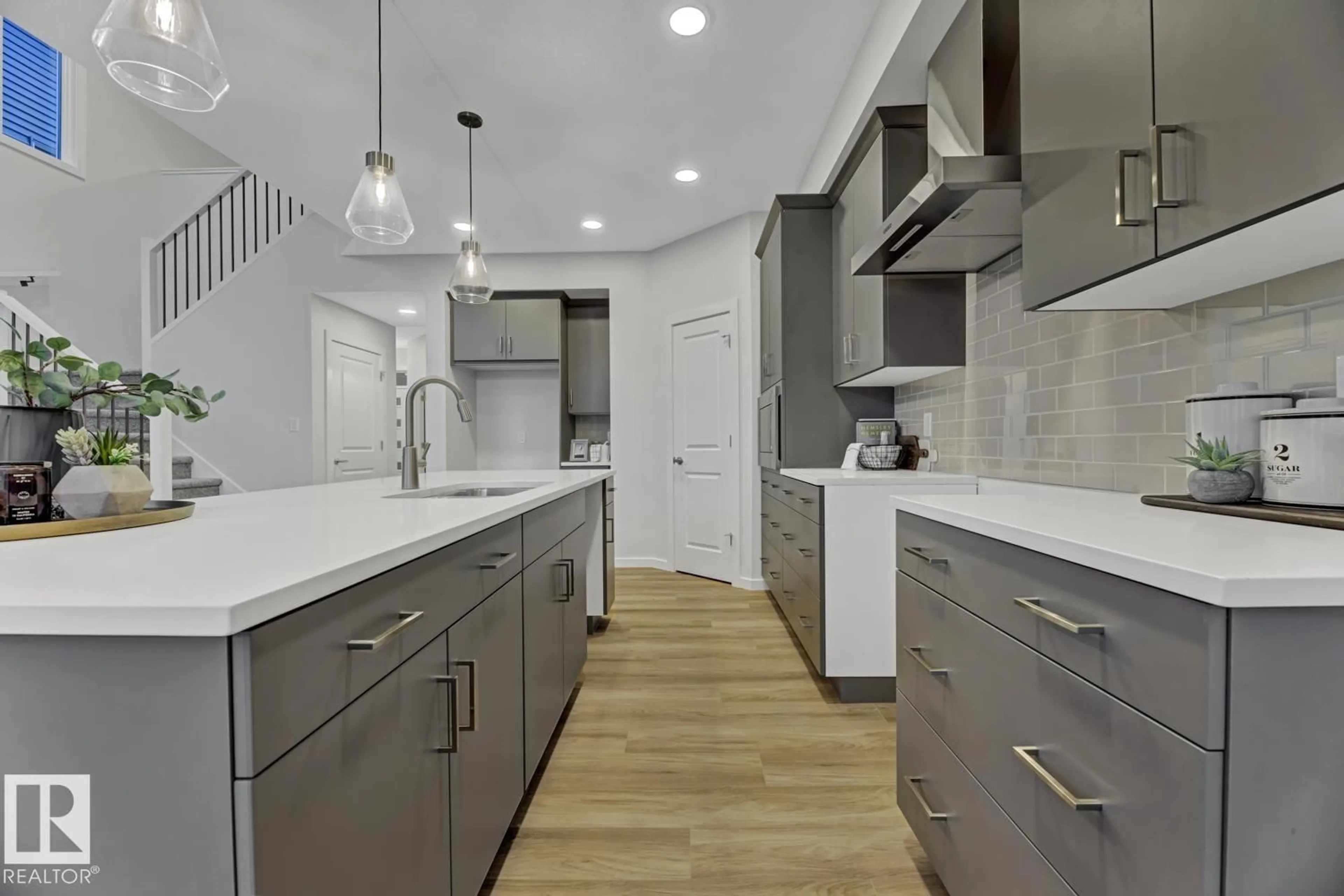 Contemporary kitchen, unknown for NW - 2235 194 ST, Edmonton Alberta T6M3B6