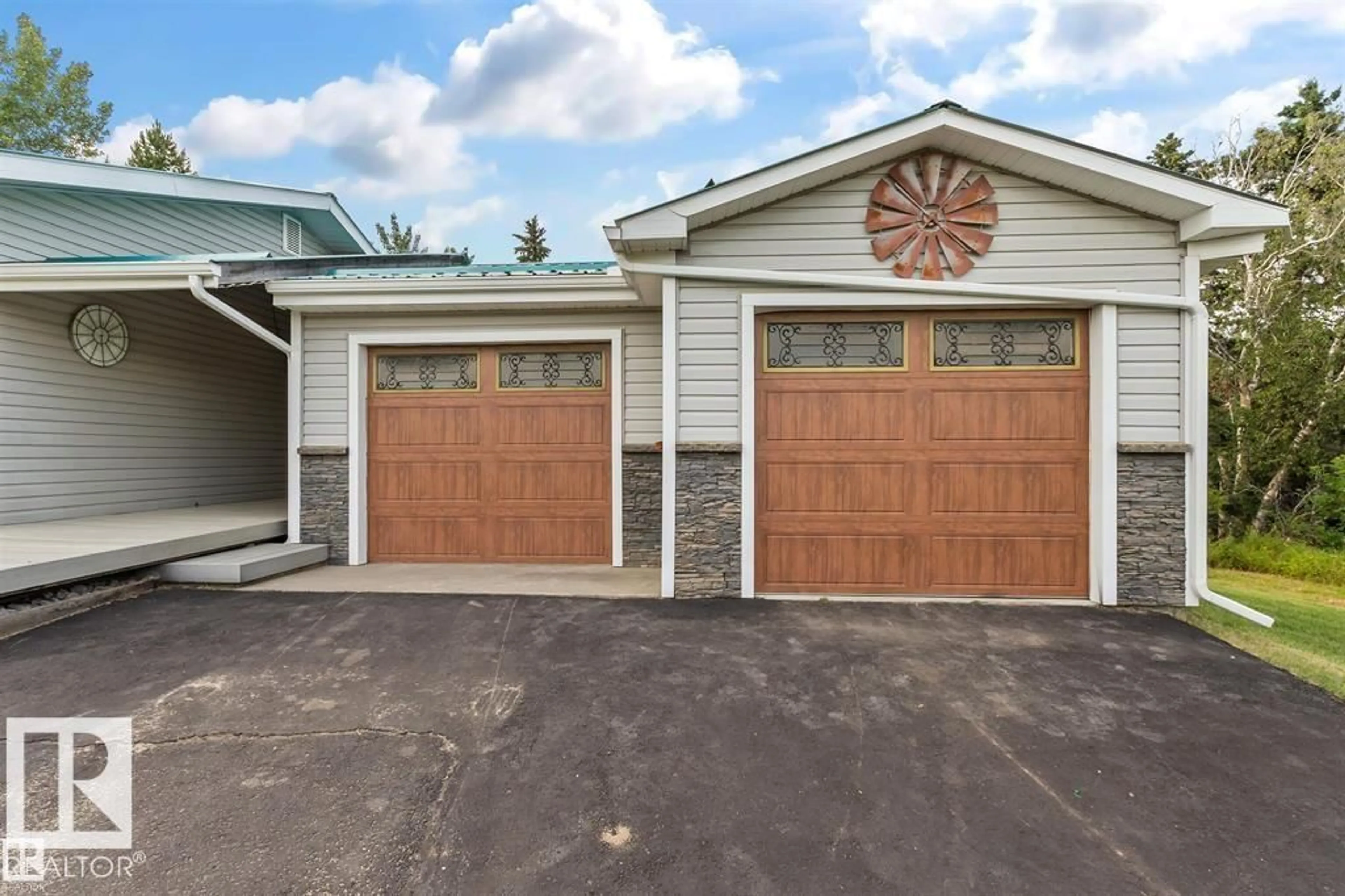 Indoor garage for 10 TWP ROAD 473 A, Rural Wetaskiwin County Alberta T0C1Z0