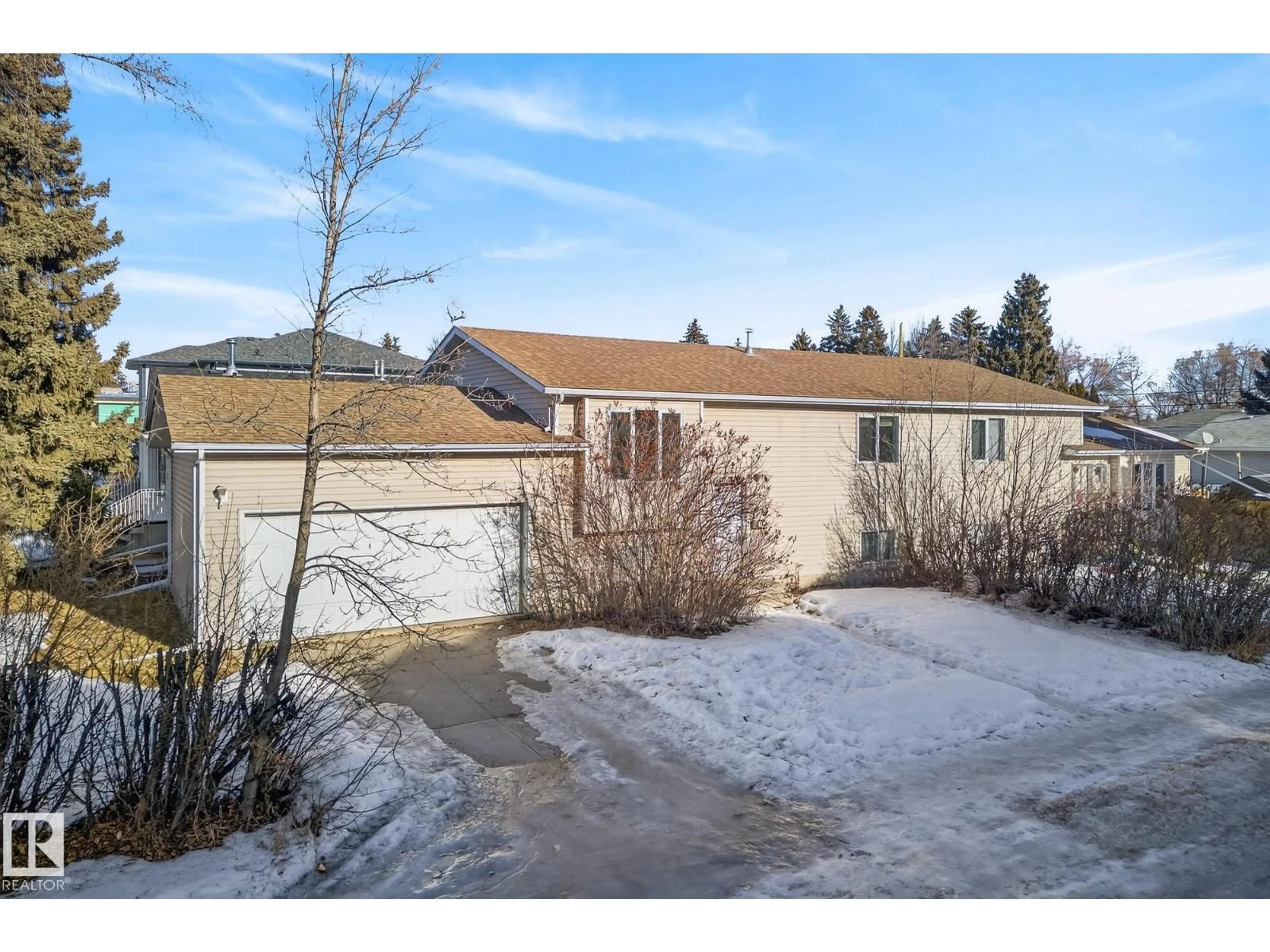 A pic from outside/outdoor area/front of a property/back of a property/a pic from drone, unknown for 15110 103 AV, Edmonton Alberta T5P4X8