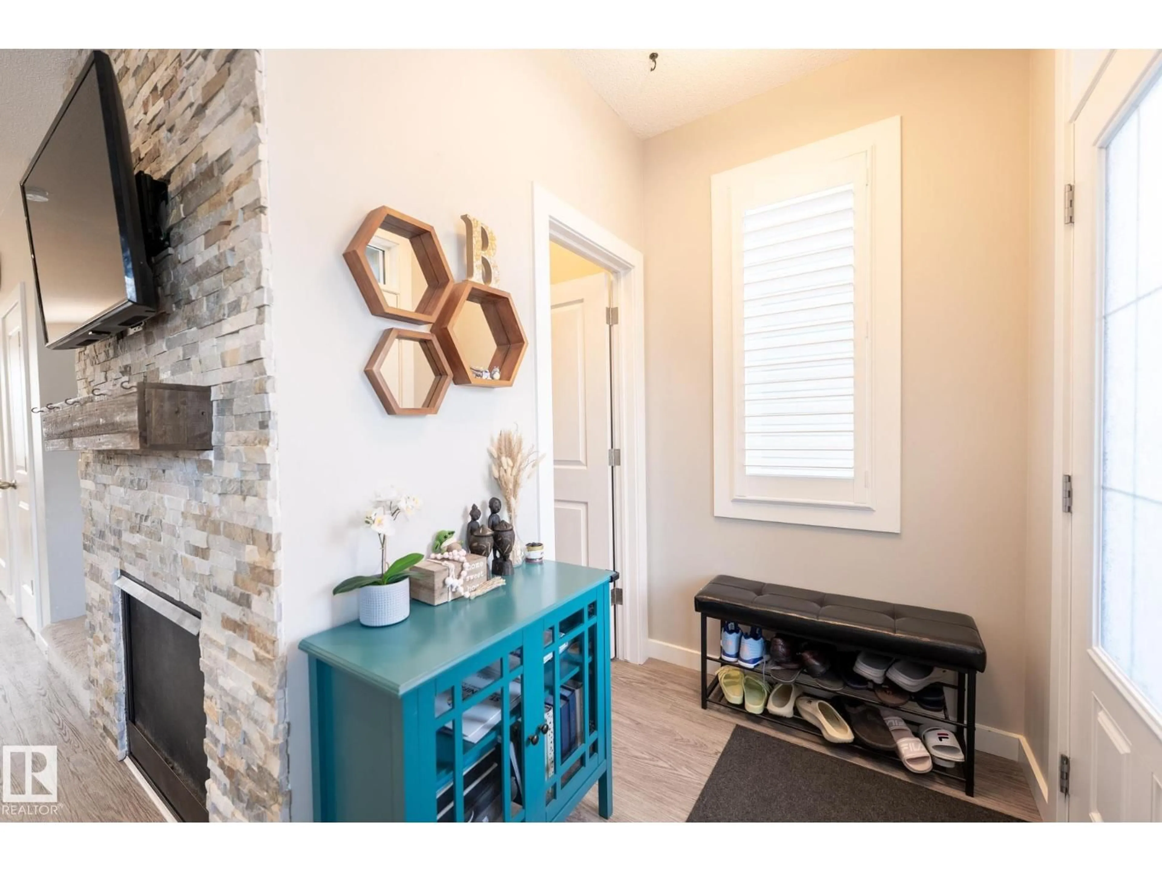 Indoor entryway for SW - 3112 CARPENTER LANDING LD, Edmonton Alberta T6W2Y8