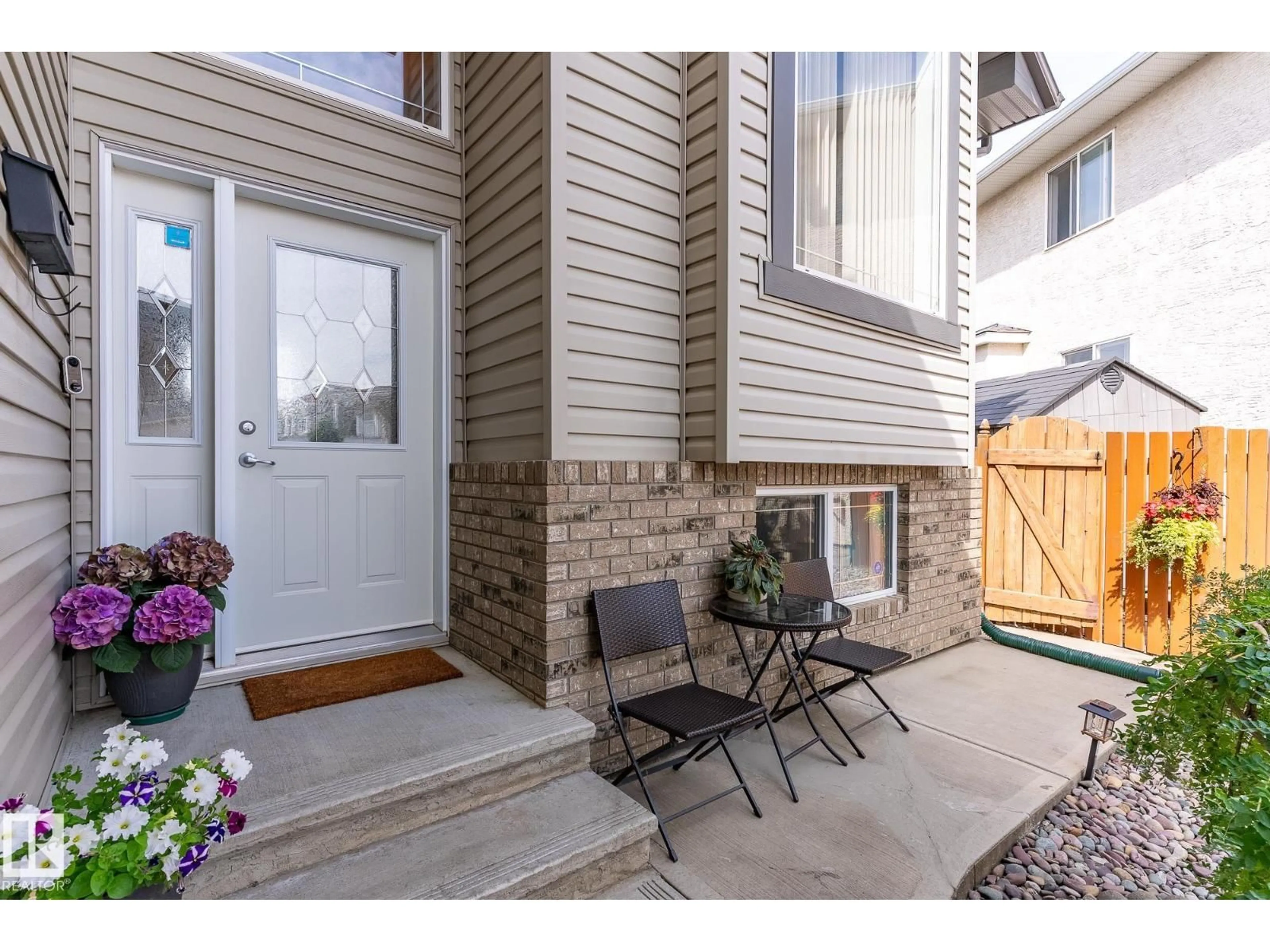 Indoor entryway for 7335 164 AV, Edmonton Alberta T5Z3Y3
