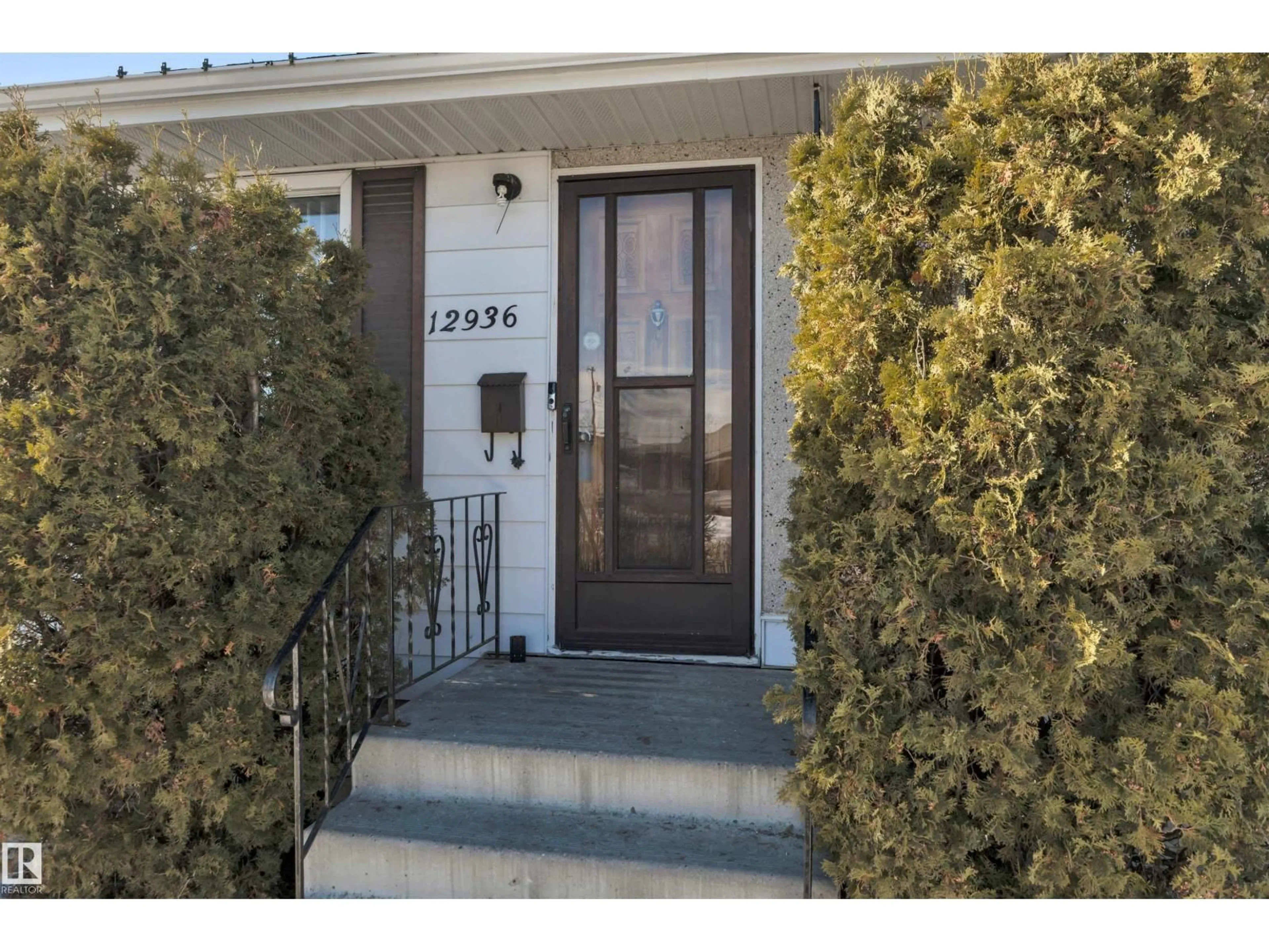 Indoor entryway for NW - 12936 132 ST, Edmonton Alberta T5L1R3