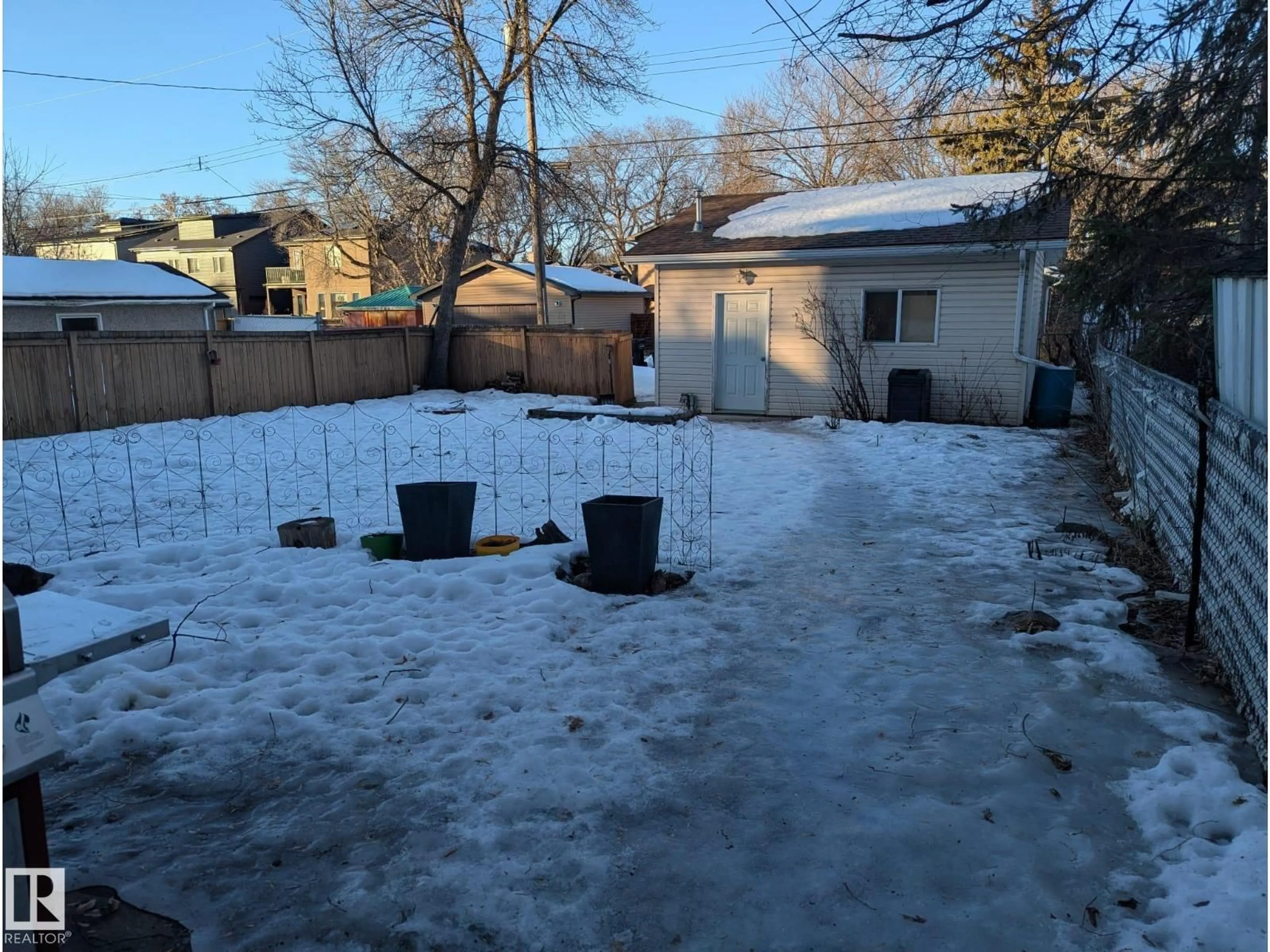 Unknown for 10964 74 AV, Edmonton Alberta T6G0E6