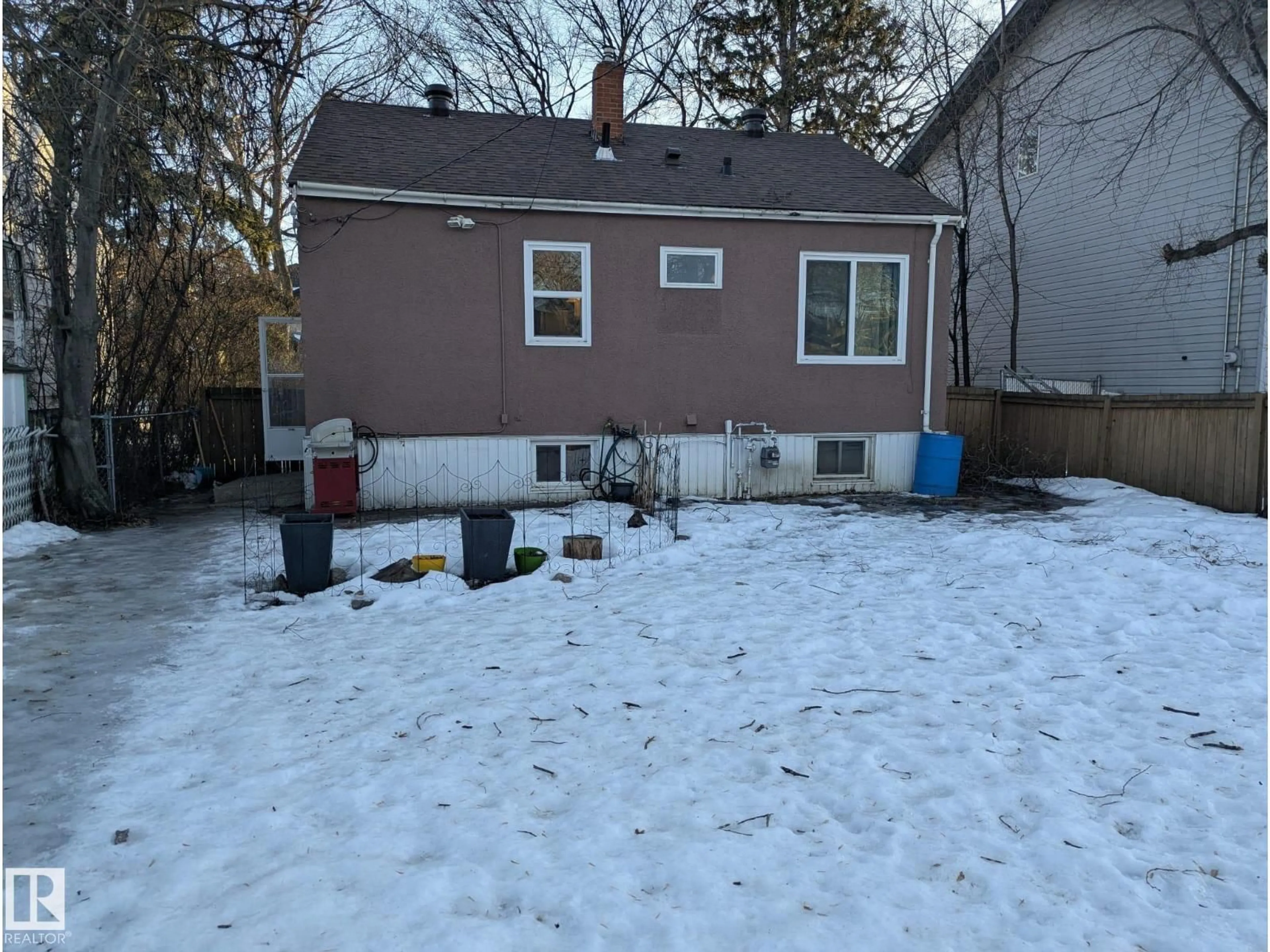 Unknown for 10964 74 AV, Edmonton Alberta T6G0E6