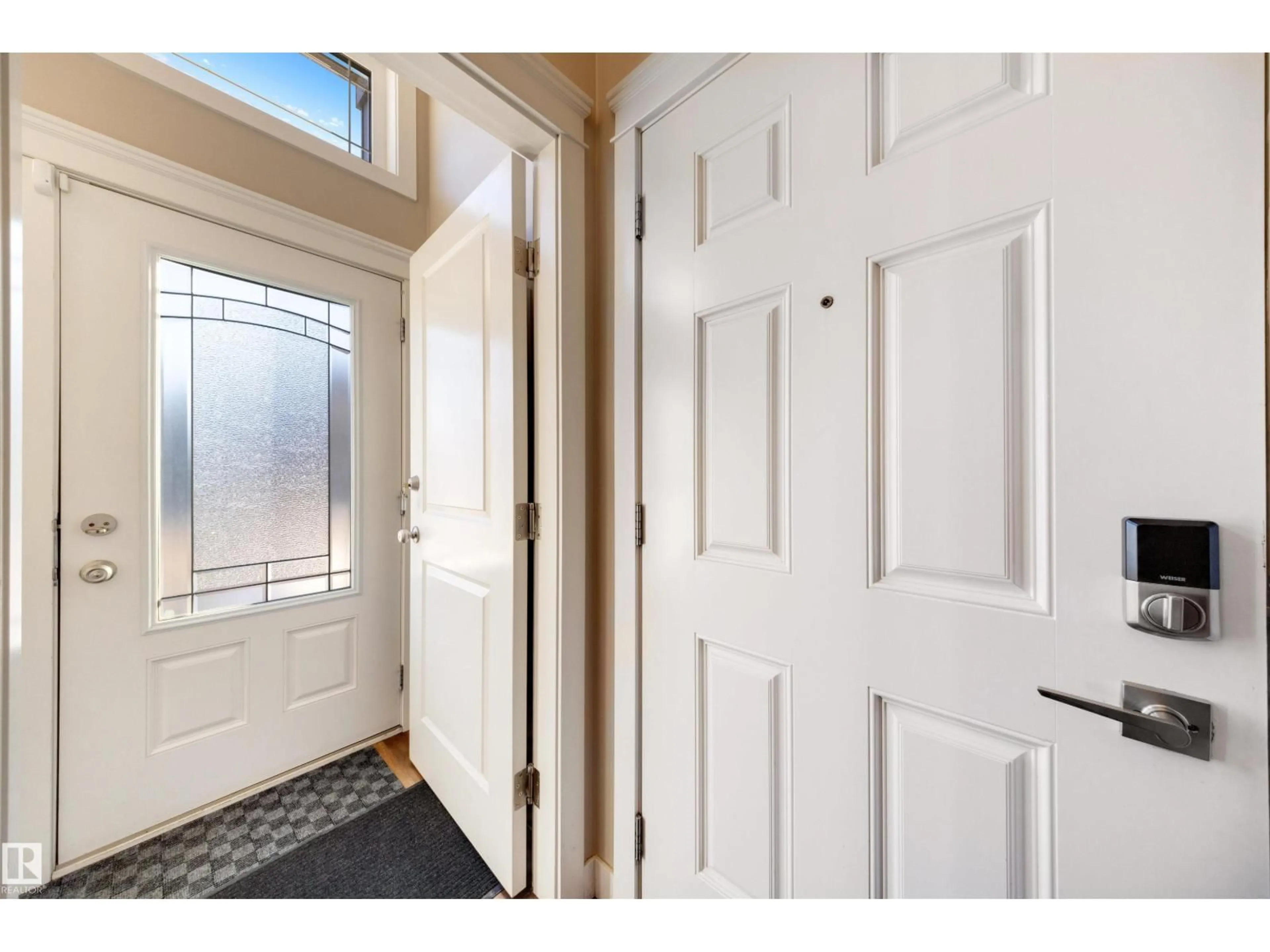 Indoor entryway for 9211 COOPER CR, Edmonton Alberta T6W3L1