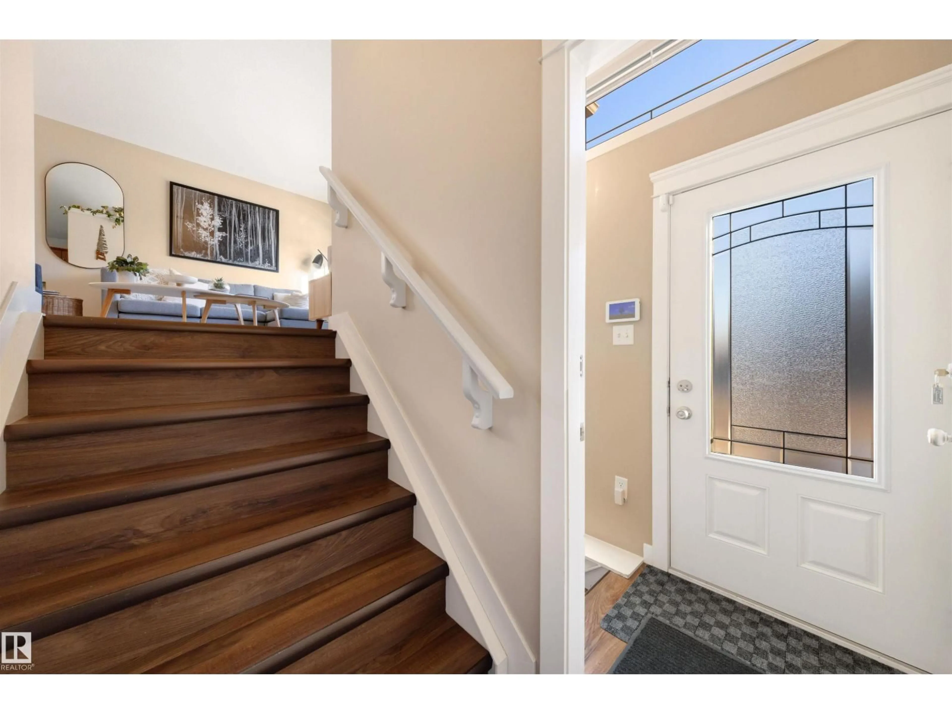 Indoor entryway for 9211 COOPER CR, Edmonton Alberta T6W3L1