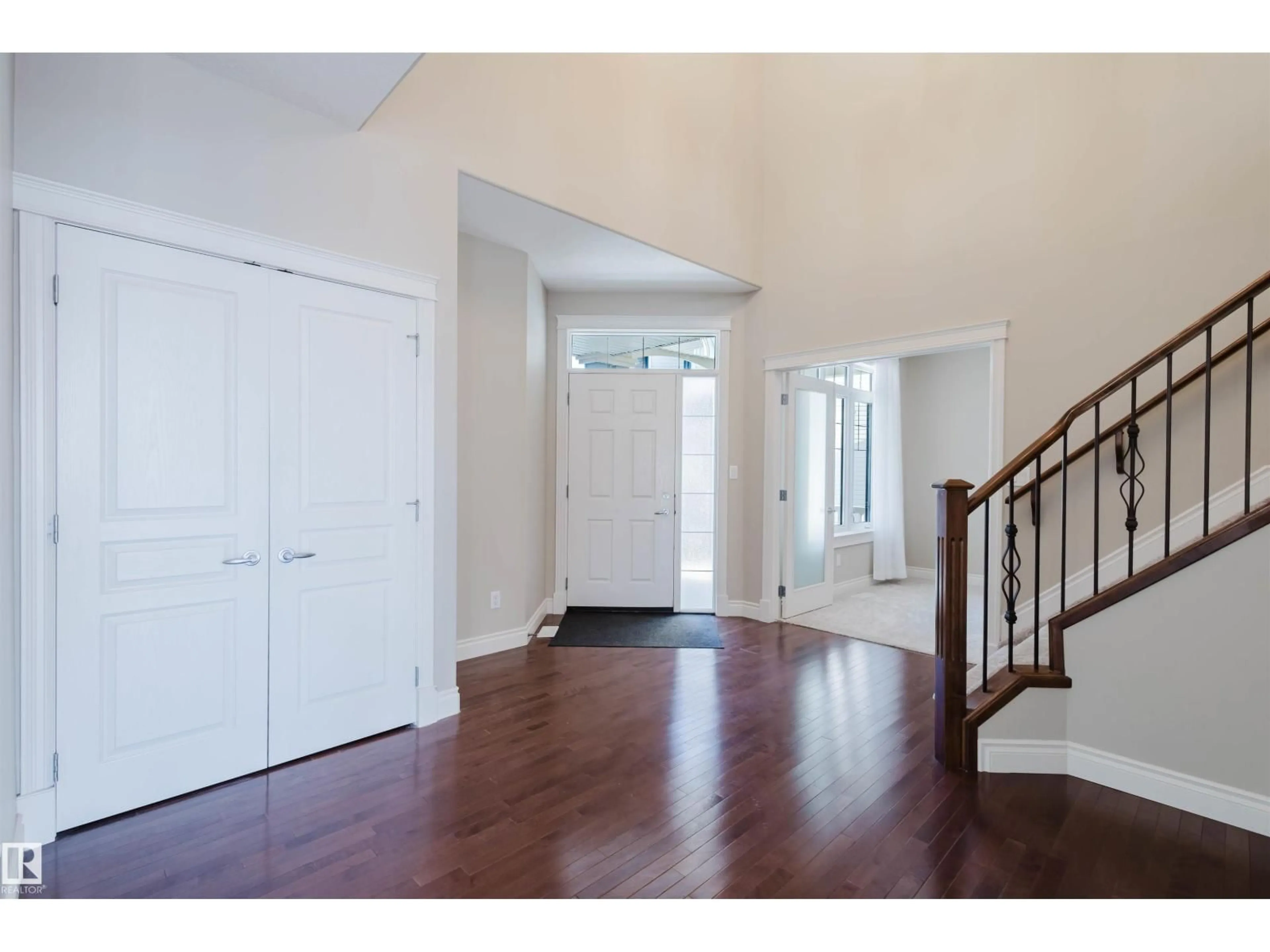 Indoor entryway for 3612 MCLAY COURT, Edmonton Alberta T6R3V2