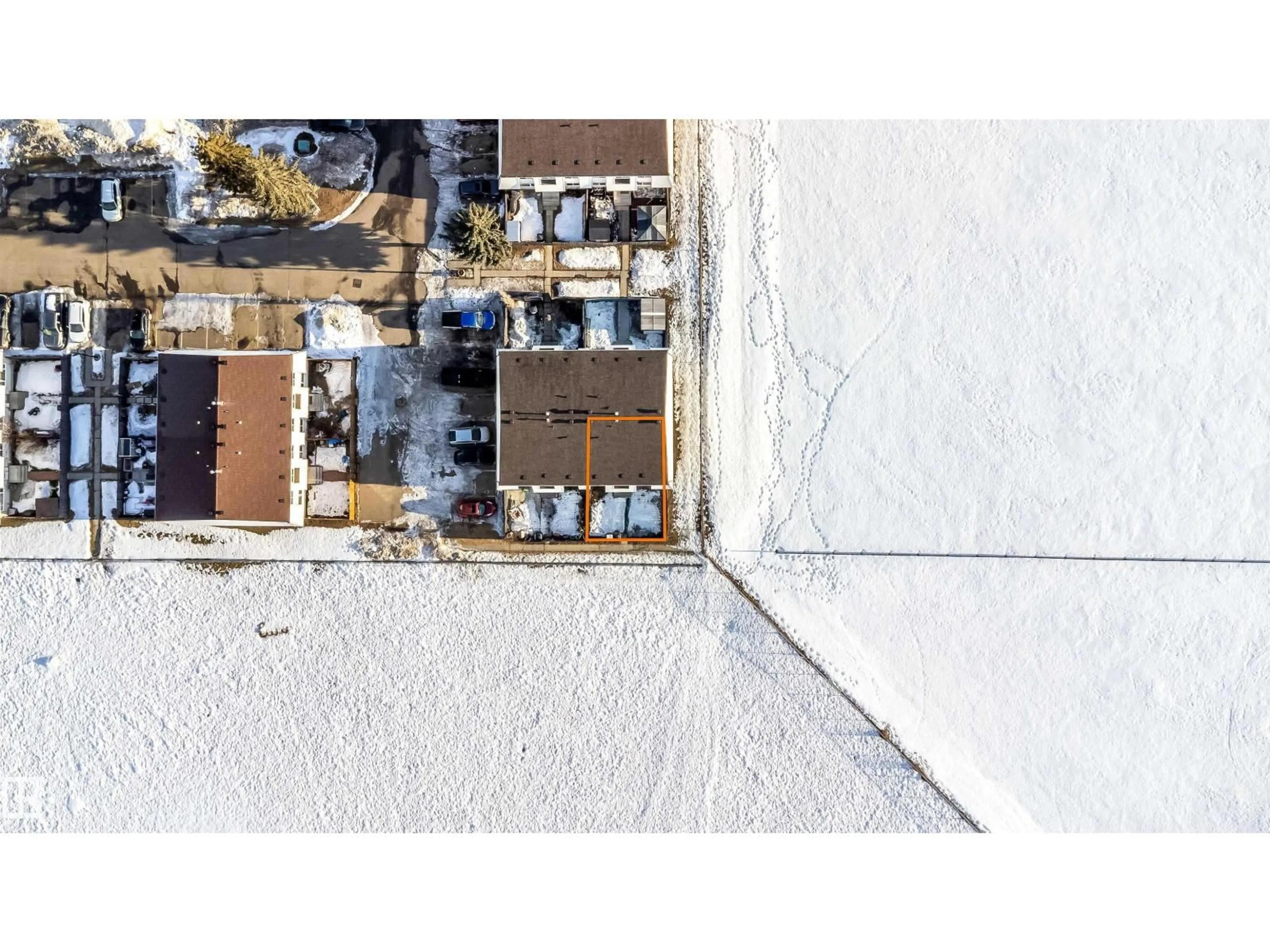 A pic from outside/outdoor area/front of a property/back of a property/a pic from drone, street for 15 - 650 GRANDIN DR, Morinville Alberta T8R1K4