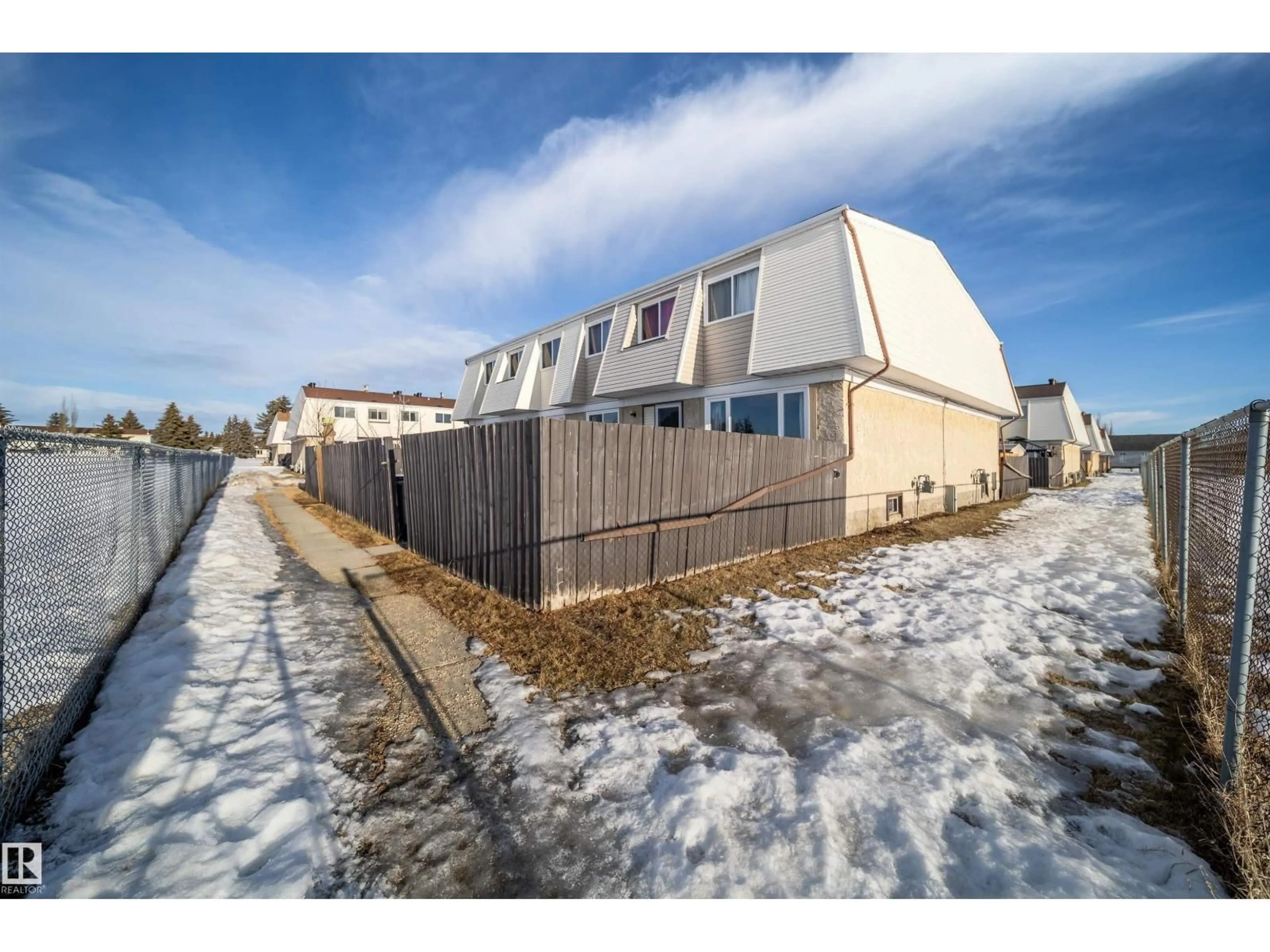 Unknown for 15 - 650 GRANDIN DR, Morinville Alberta T8R1K4