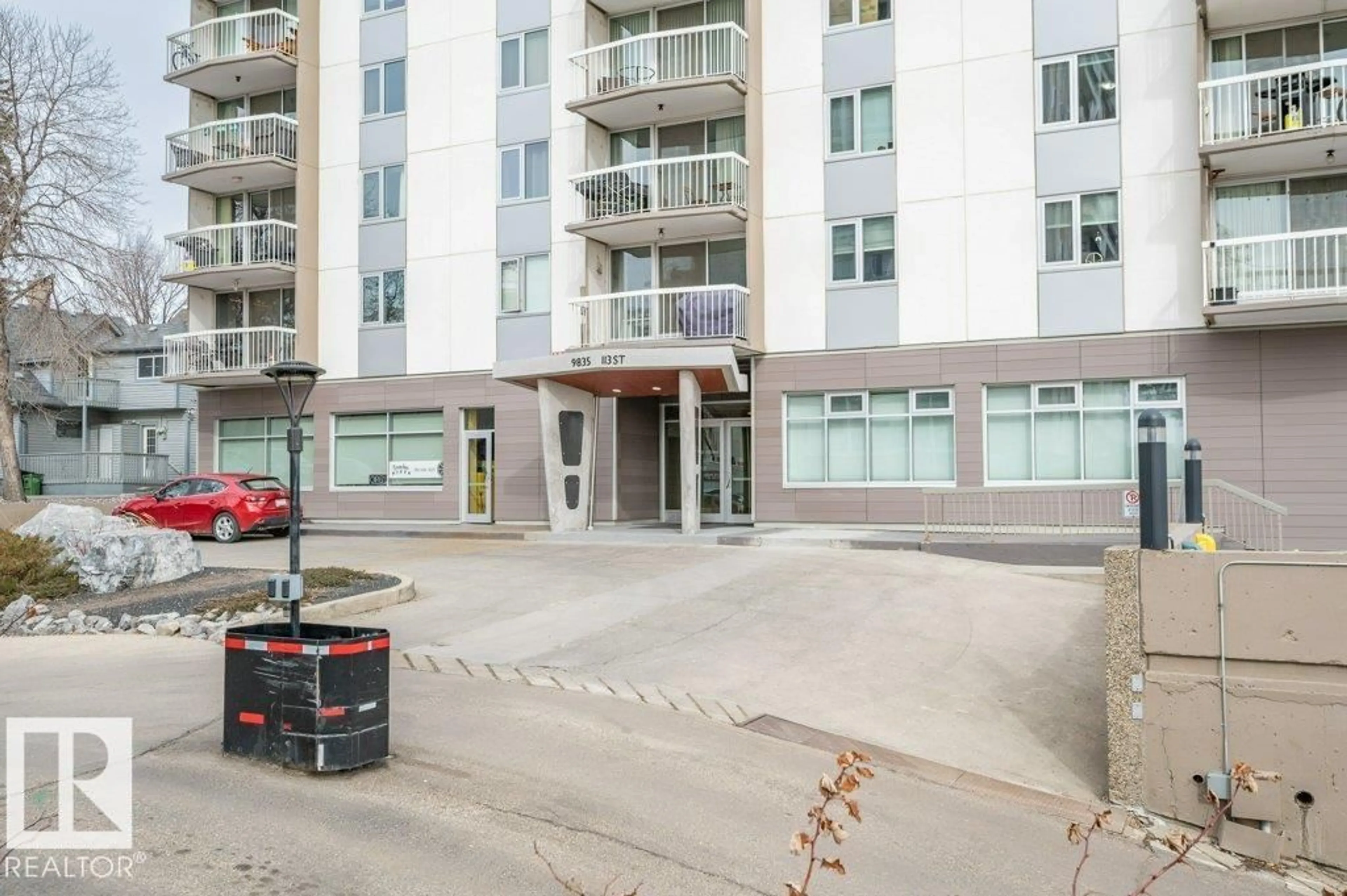 Patio, unknown for 9835 - 1501 113 ST, Edmonton Alberta T5K1N4