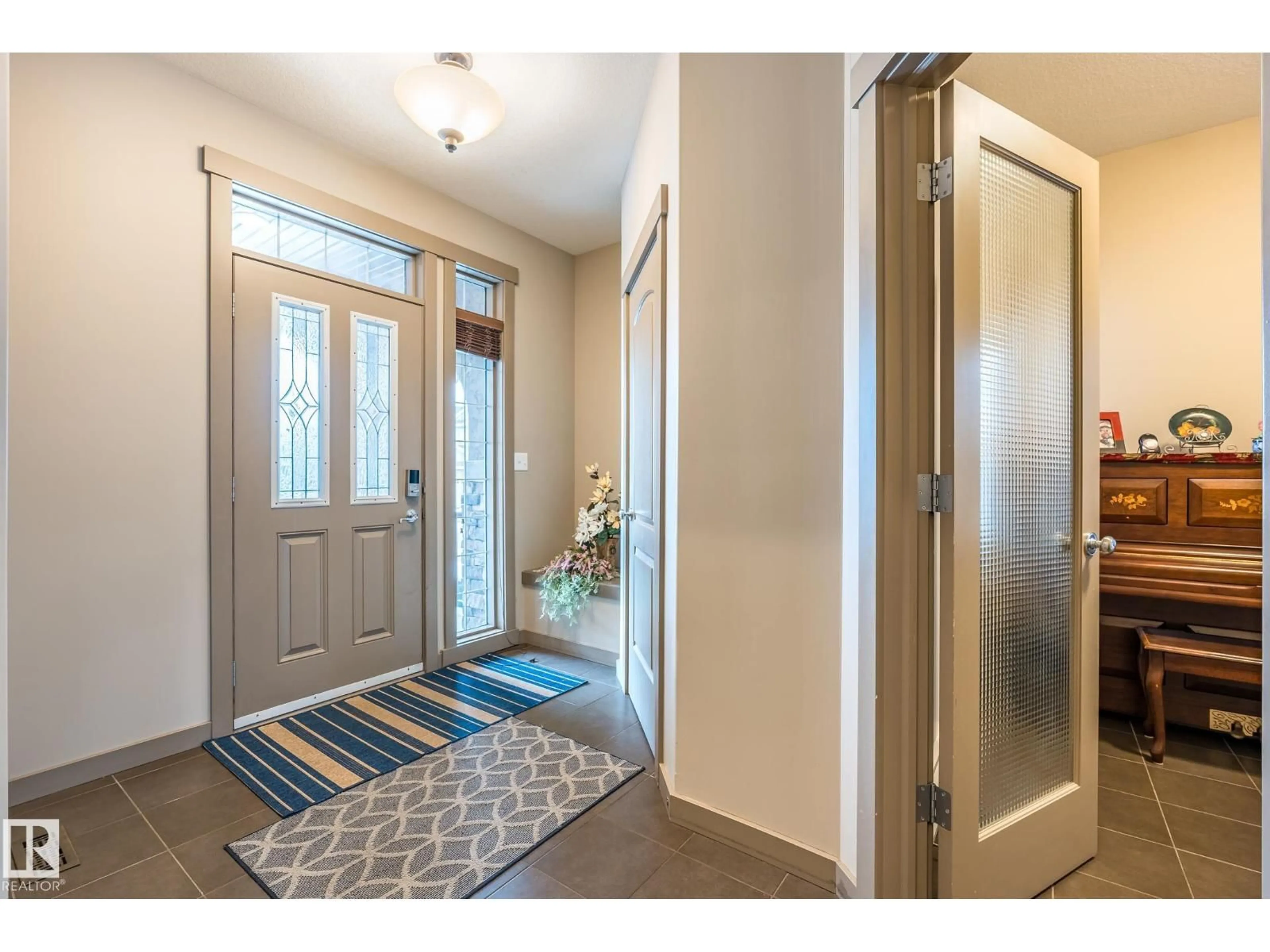 Indoor entryway for 1503 MALONE CL, Edmonton Alberta T6R0H3