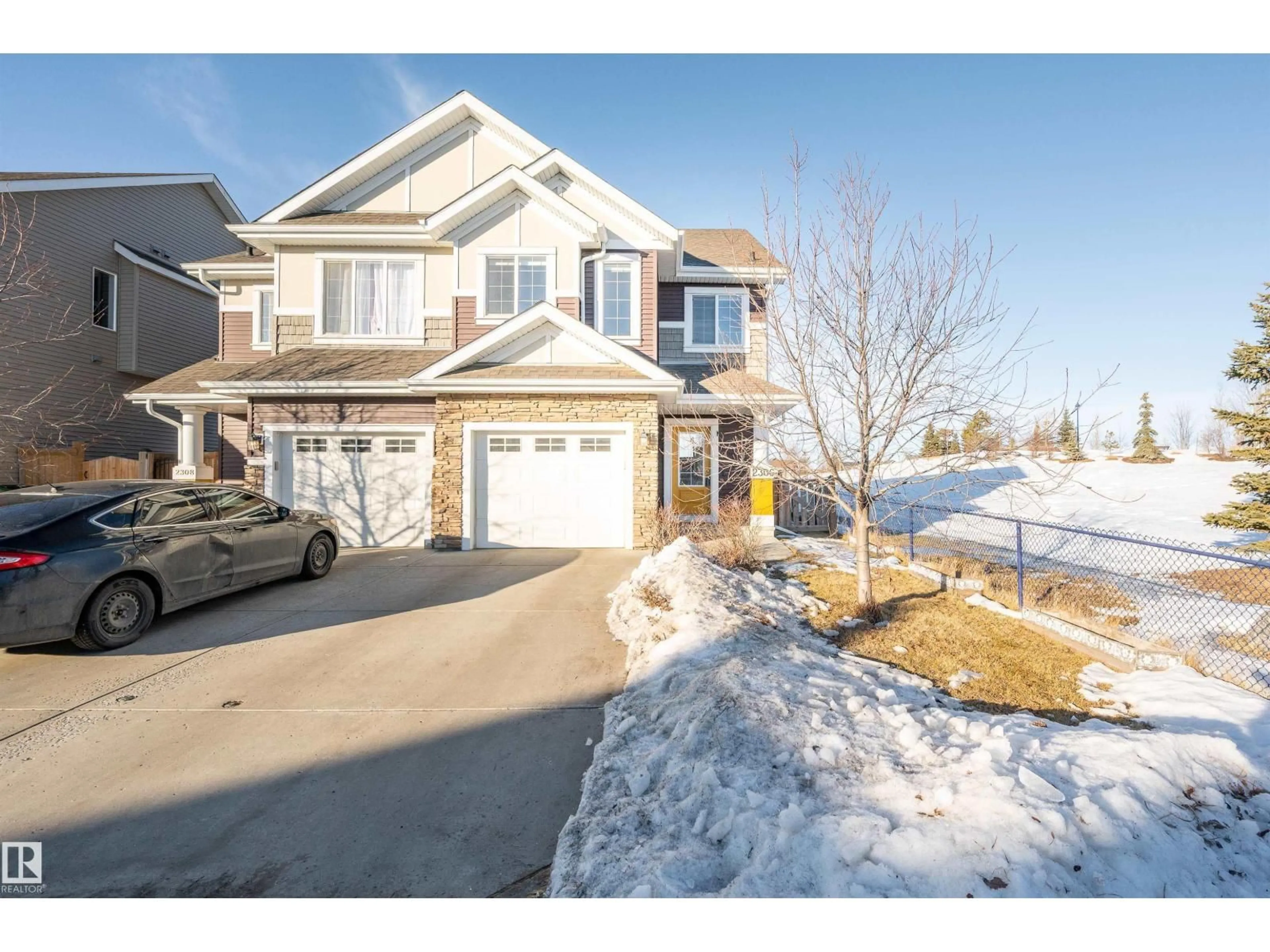 A pic from outside/outdoor area/front of a property/back of a property/a pic from drone, street for 2306 67A ST, Edmonton Alberta T6X2A9