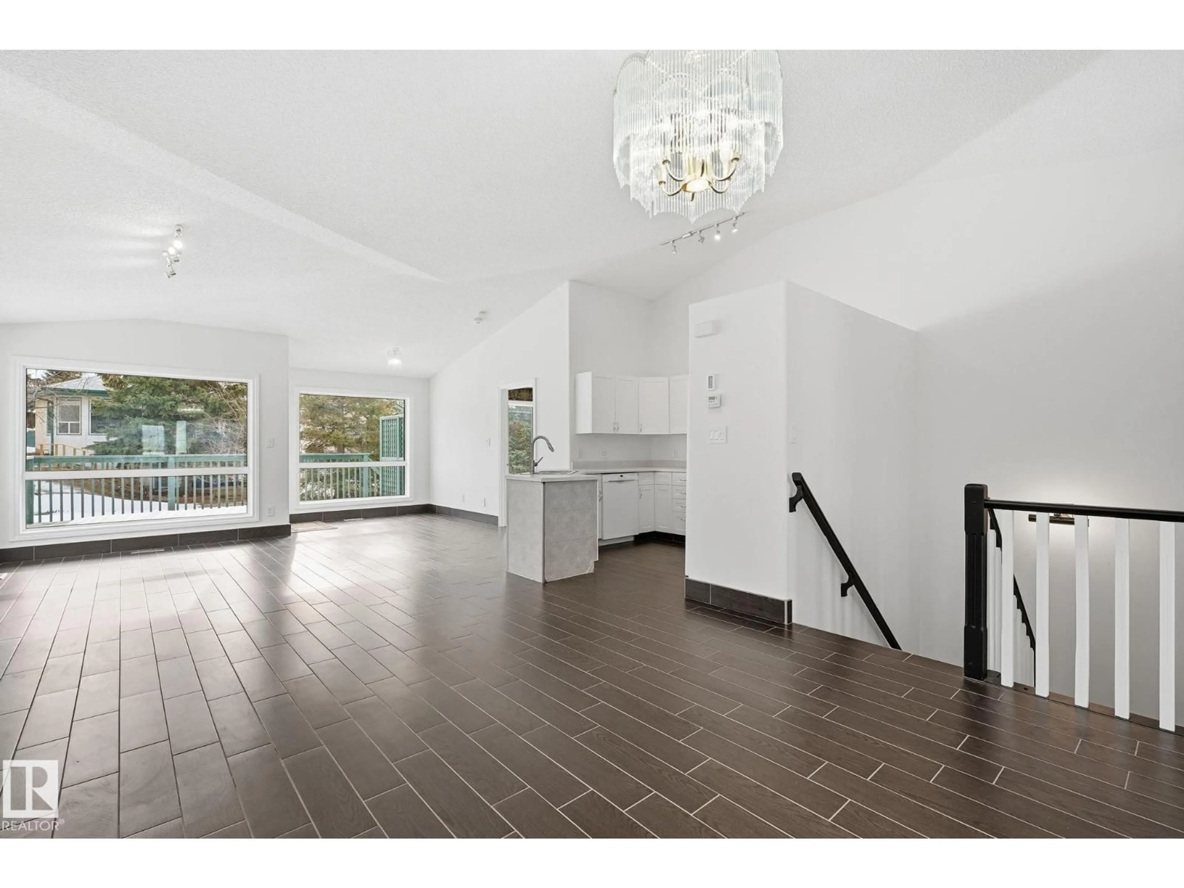 Indoor foyer for 2405 RIVERBEND RD, Edmonton Alberta T6R2Z2
