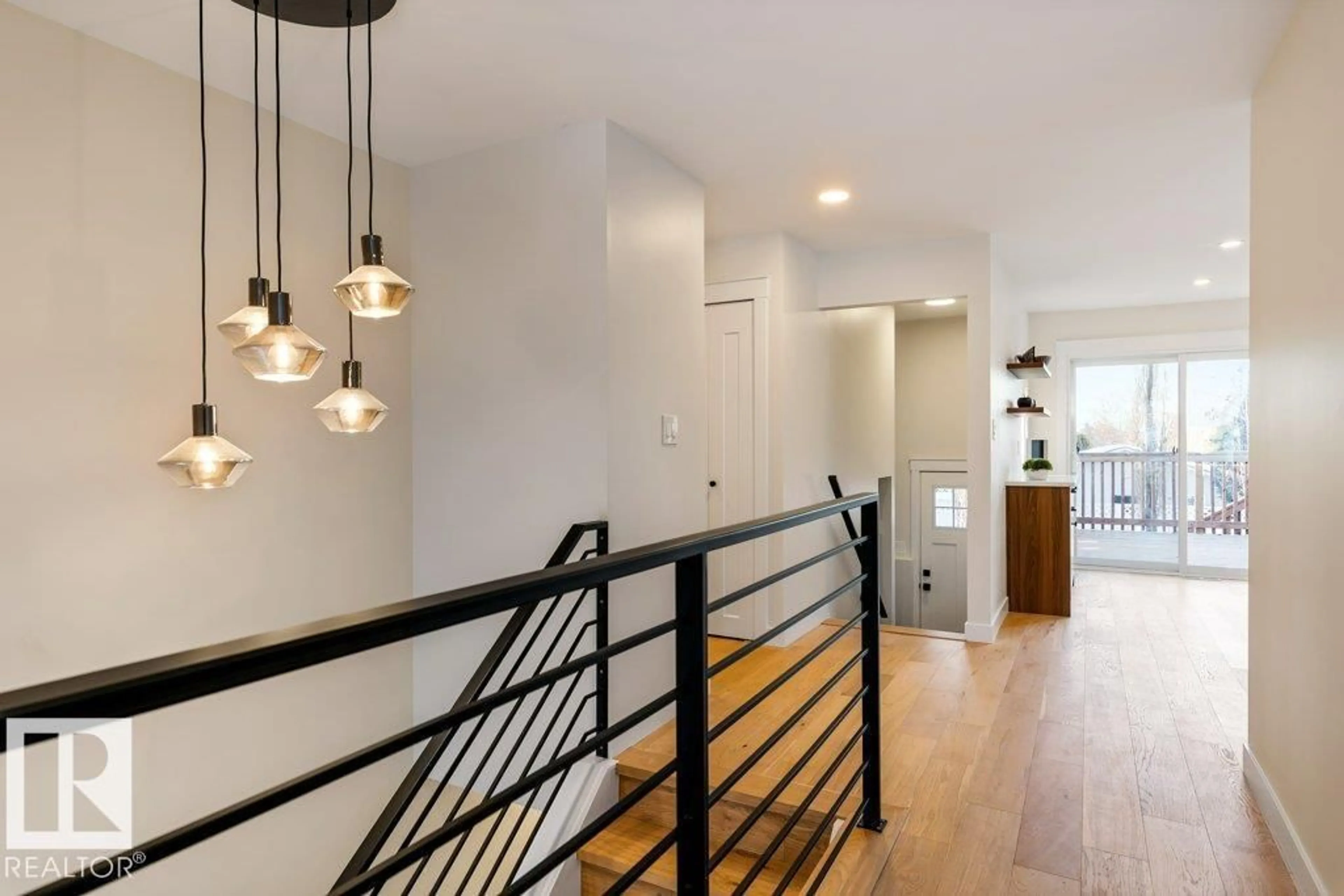 Indoor entryway for 34 MALMO AV, St. Albert Alberta T8N2C2