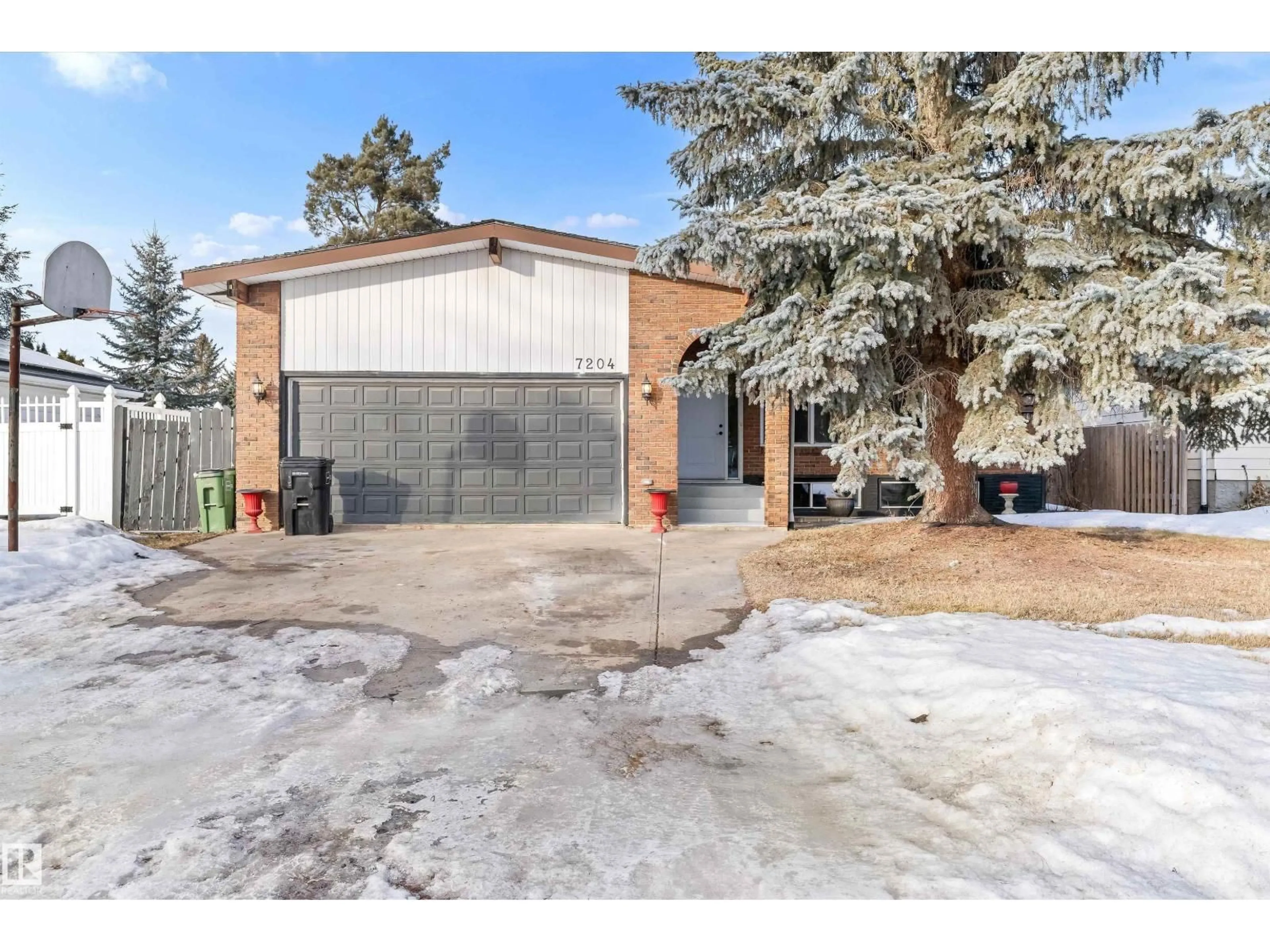 Unknown for NW - 7204 10 AV, Edmonton Alberta T6K2T7