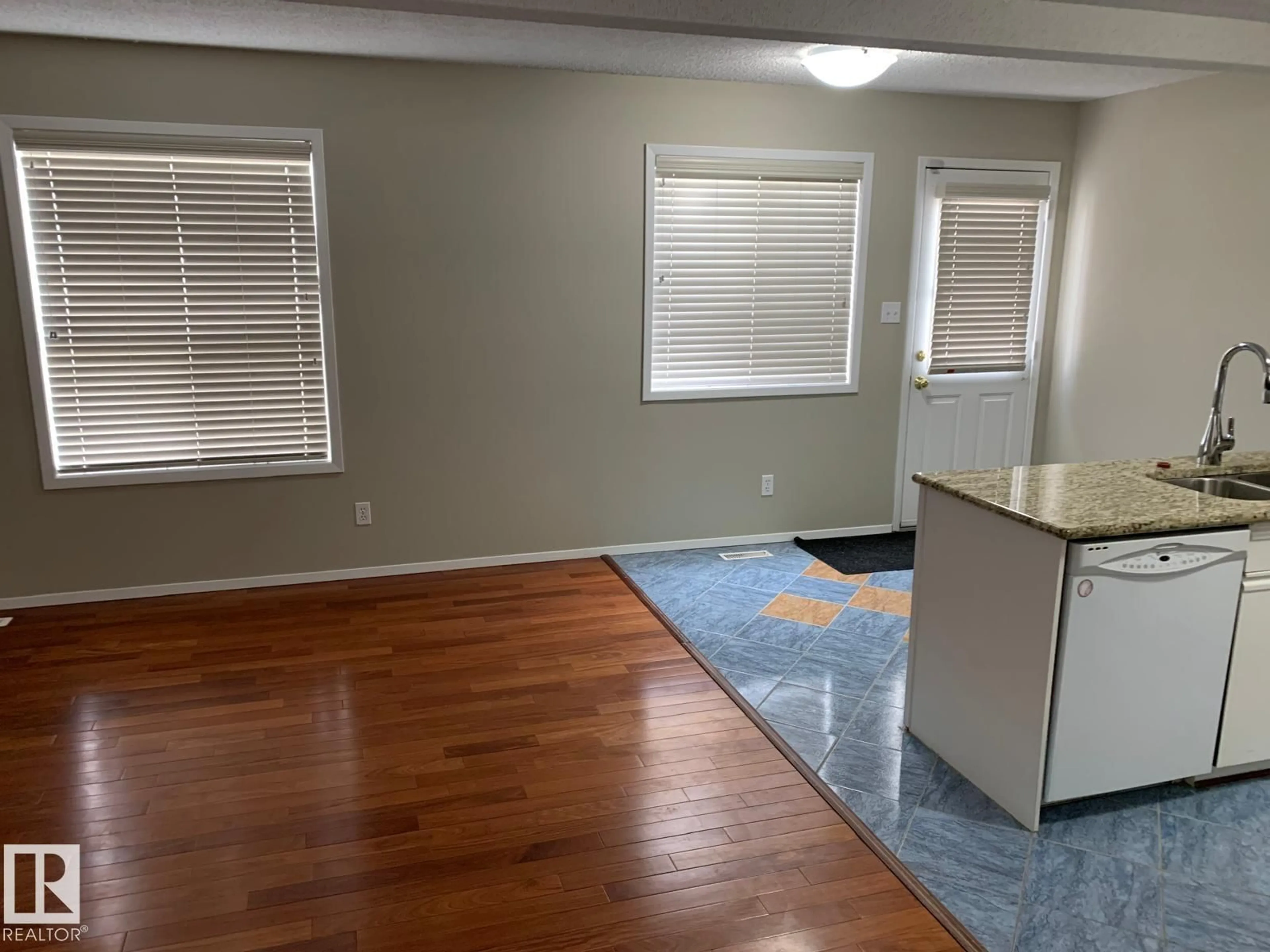 A pic of a room for 1535 80A ST, Edmonton Alberta T6K4E2