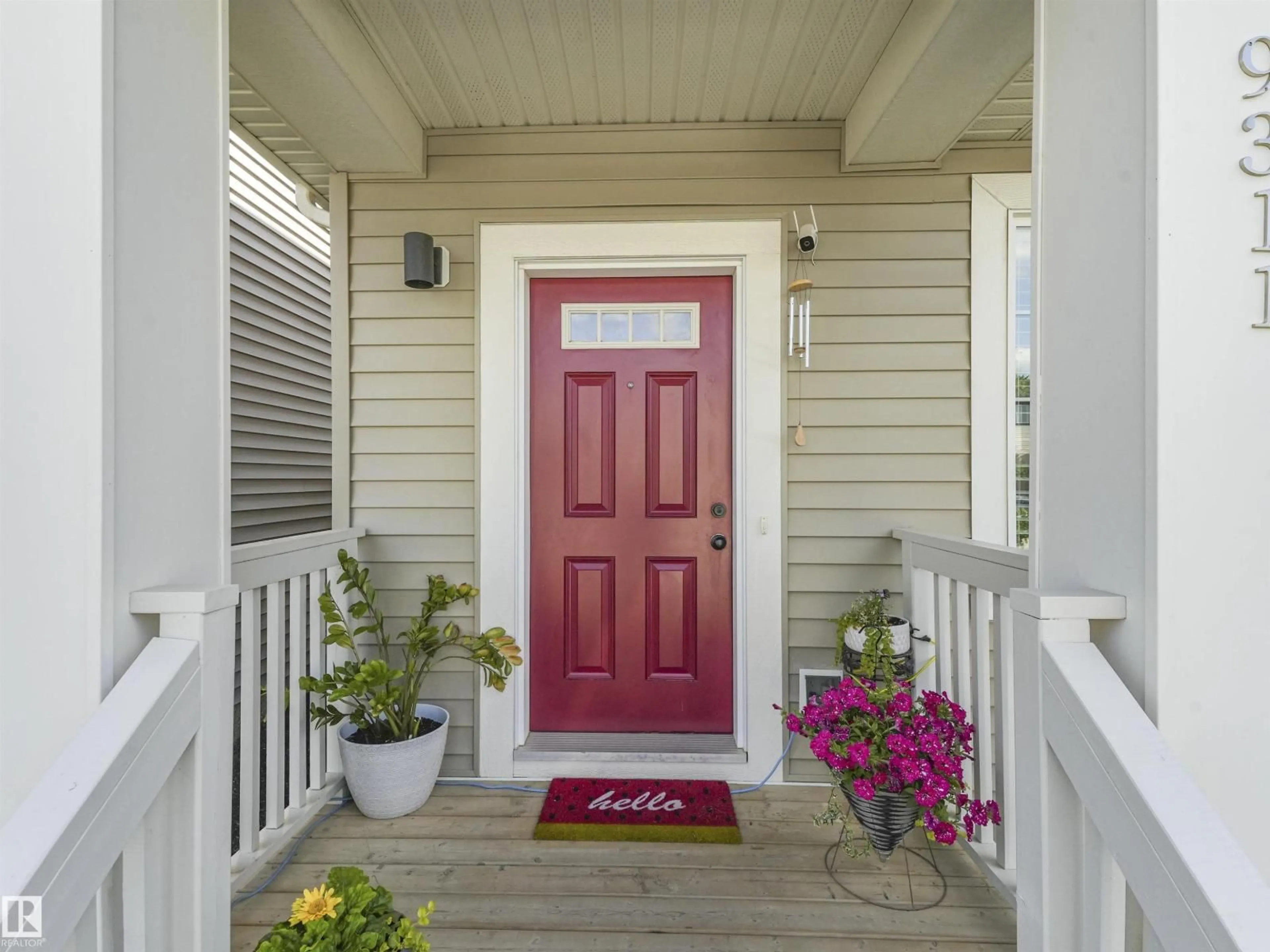 Indoor entryway for 9311 226 ST, Edmonton Alberta T5T7R5