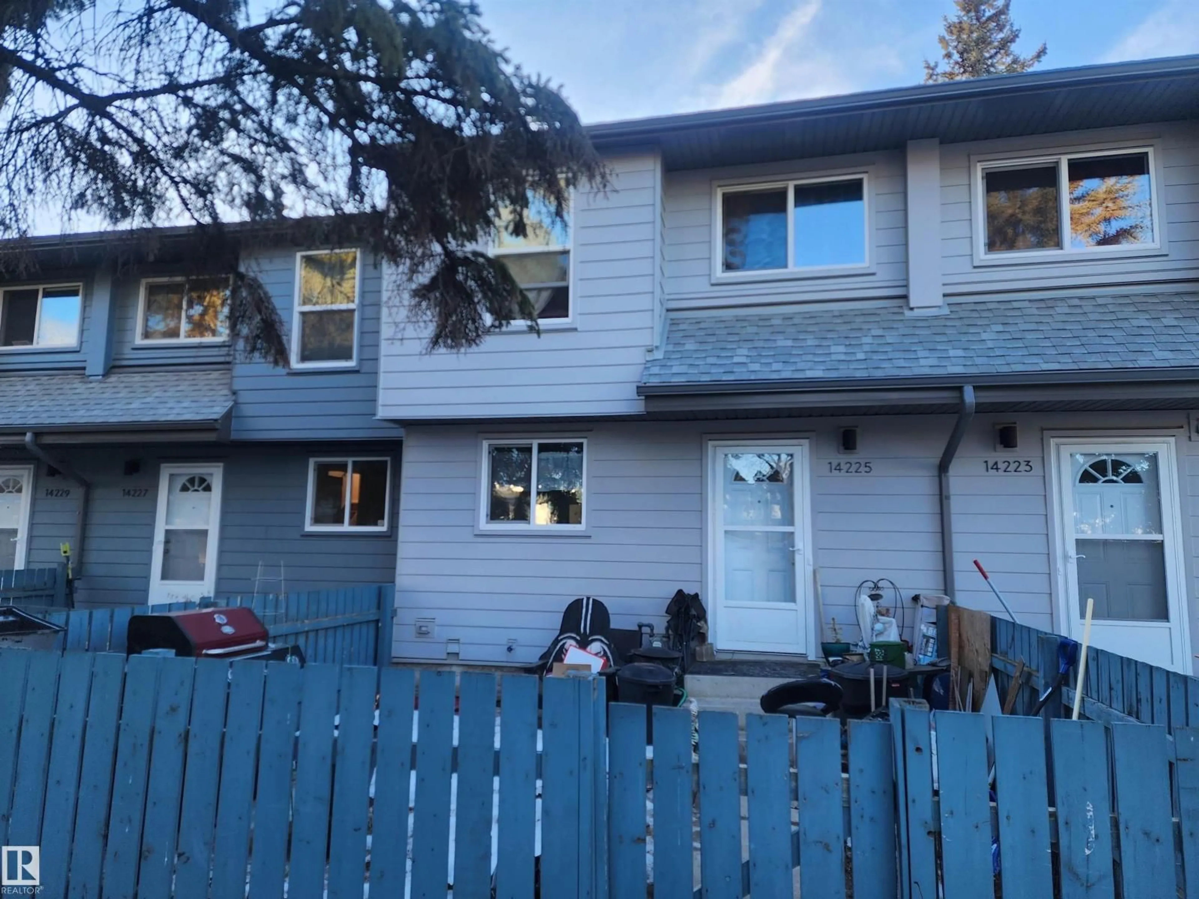 A pic from outside/outdoor area/front of a property/back of a property/a pic from drone, street for 14225 32 ST, Edmonton Alberta T5Y1H3