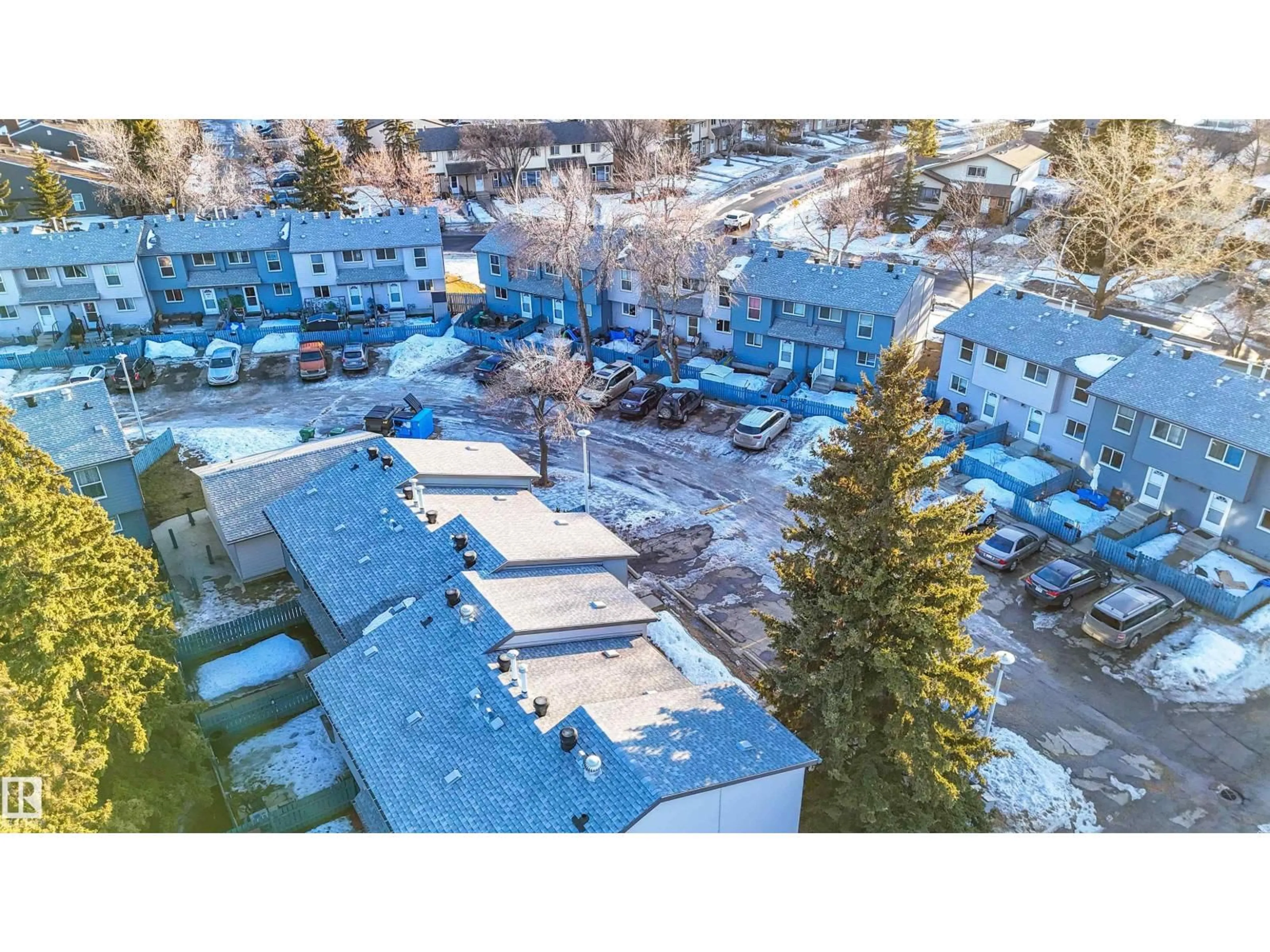 A pic from outside/outdoor area/front of a property/back of a property/a pic from drone, mountain view for 14225 32 ST, Edmonton Alberta T5Y1H3