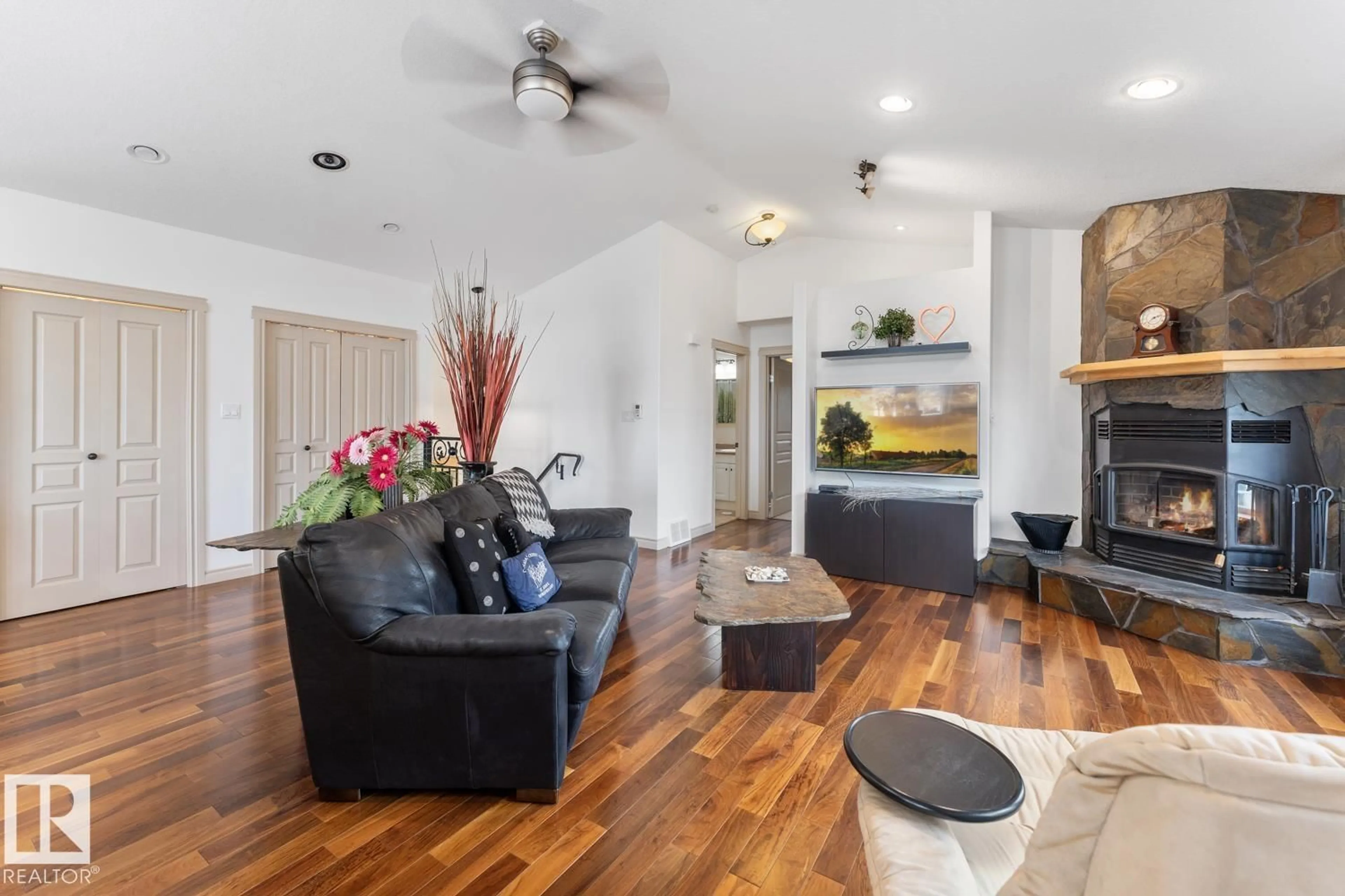 Unknown for 616 10 ST, Cold Lake Alberta T9M1B1