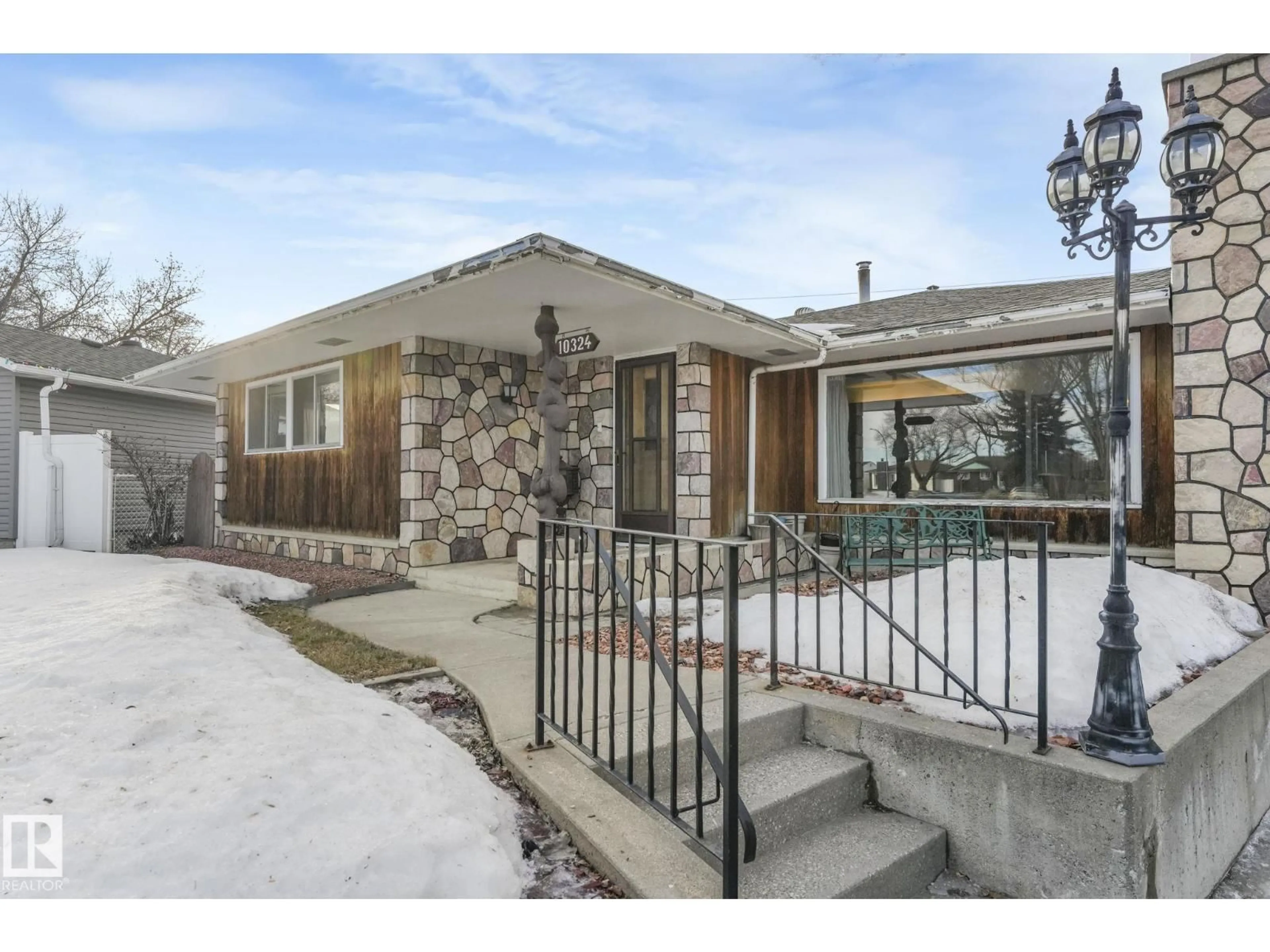 Unknown for 10324 42 ST, Edmonton Alberta T6A1T5