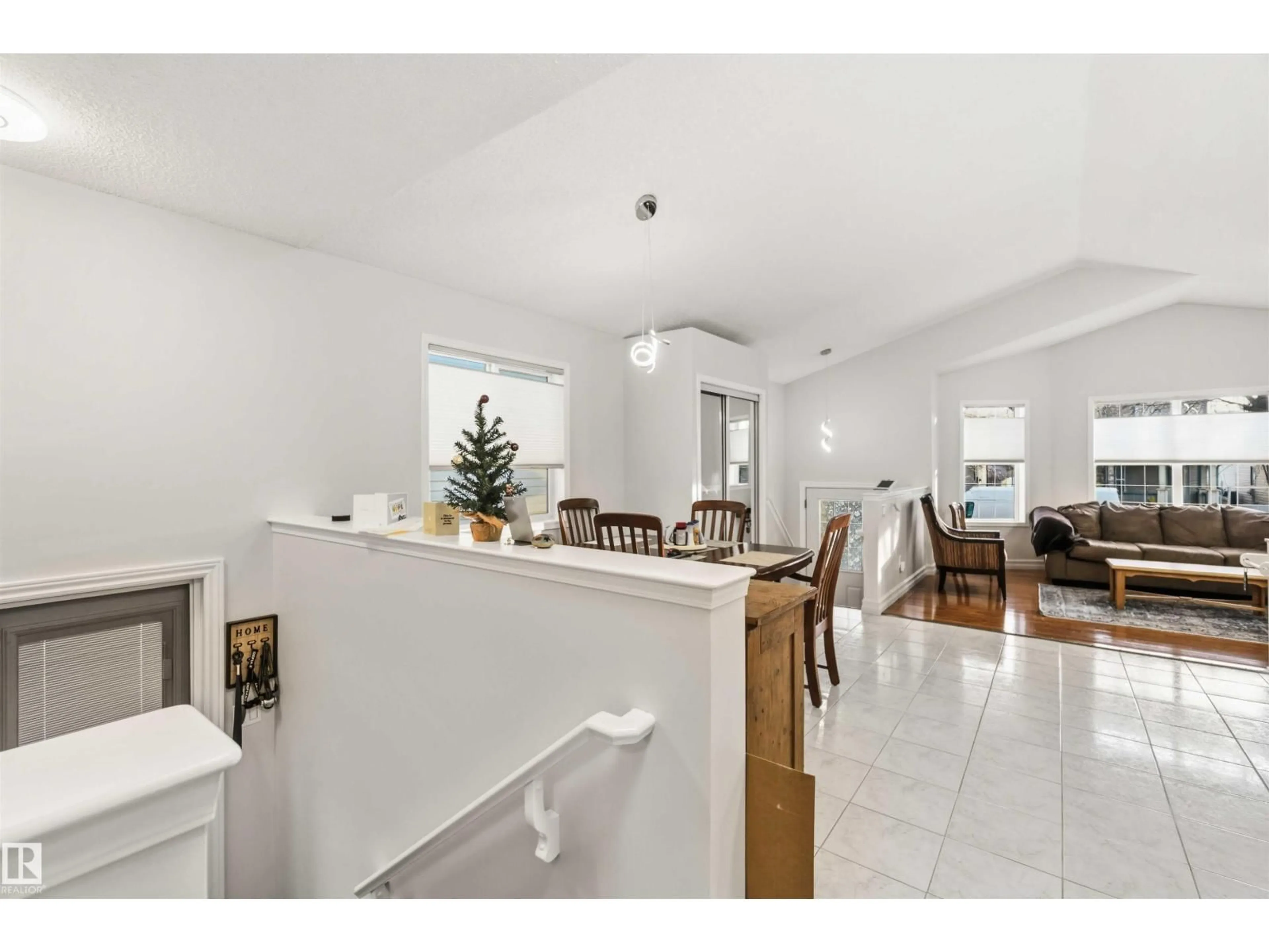Open concept kitchen, unknown for 1706 TURVEY BEND, Edmonton Alberta T6R2W7