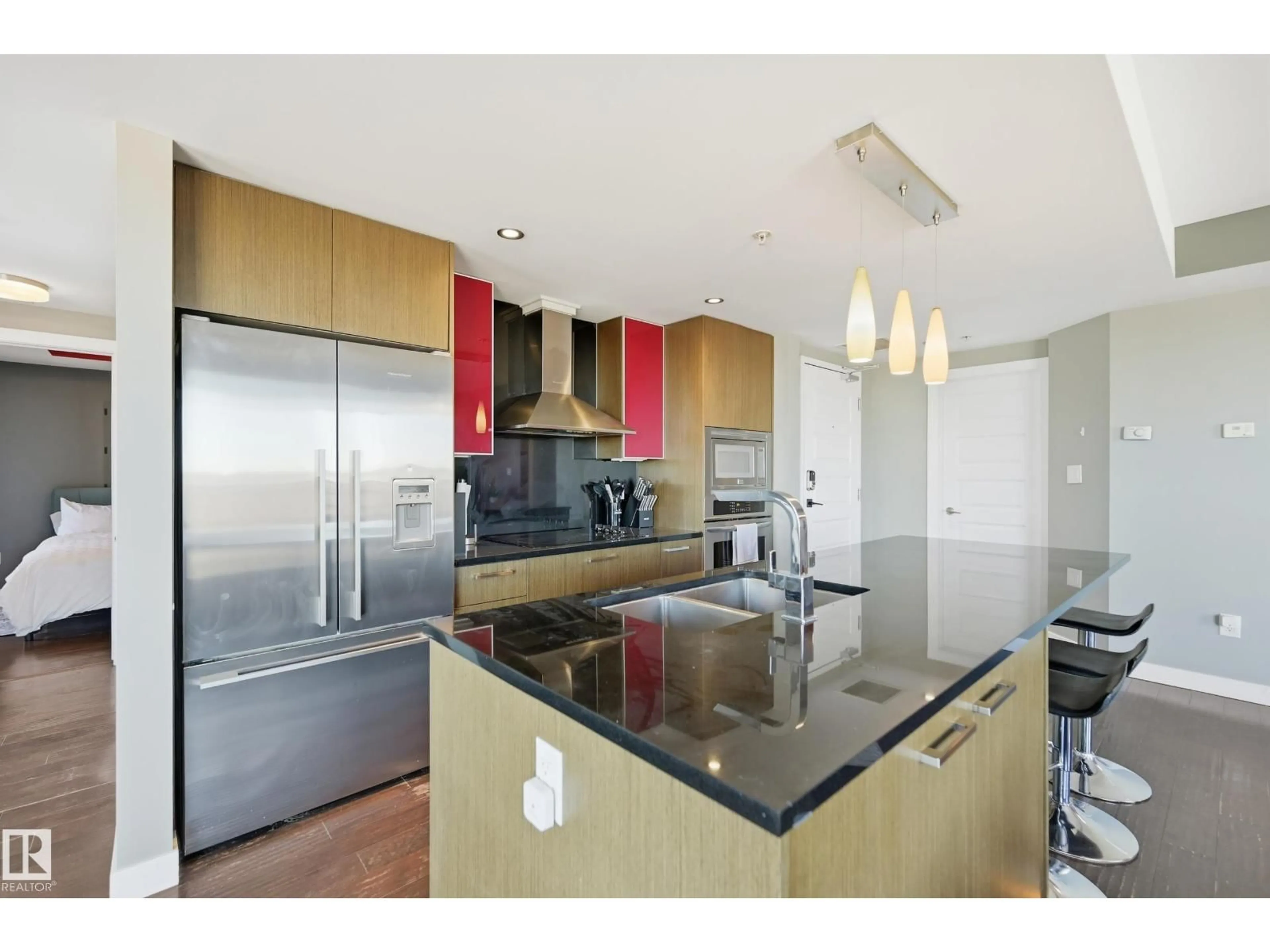 Unknown for 10388 - 2003 105 ST, Edmonton Alberta T5J1E6