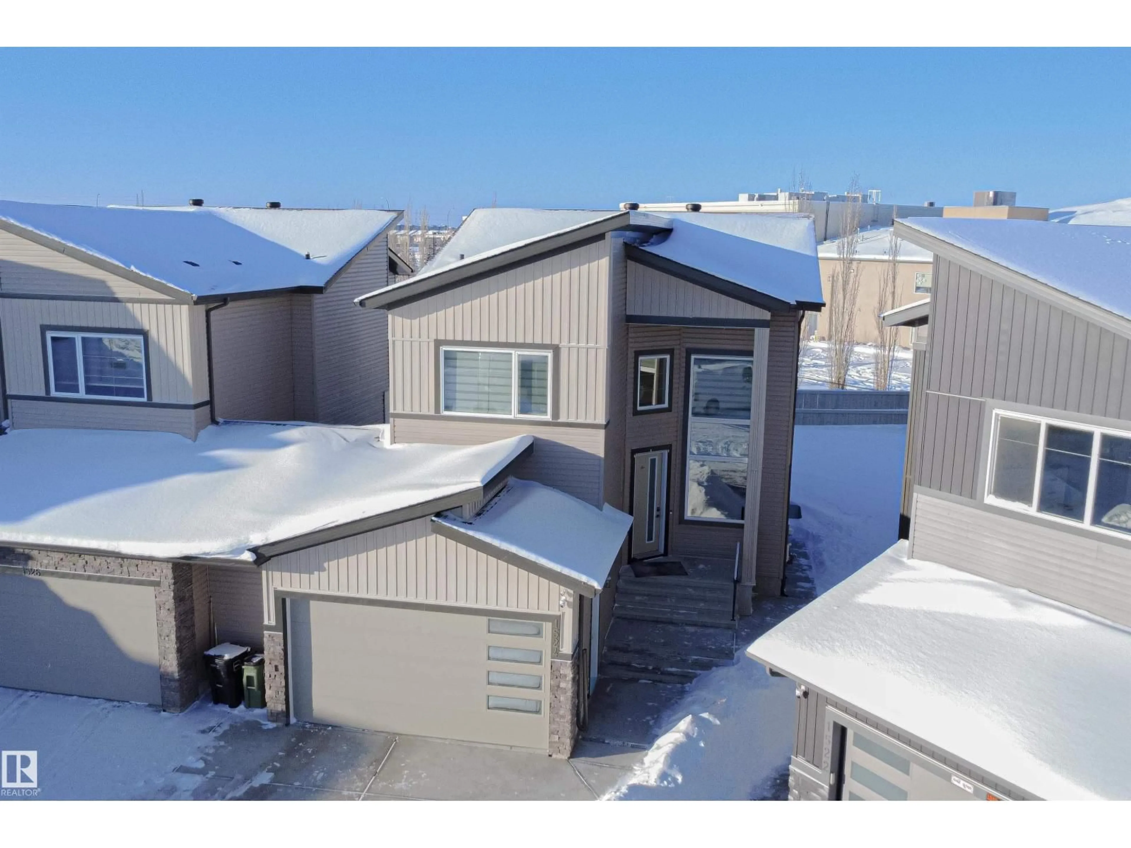 A pic from outside/outdoor area/front of a property/back of a property/a pic from drone, street for NW - 1524 17 AV, Edmonton Alberta T6T2R9