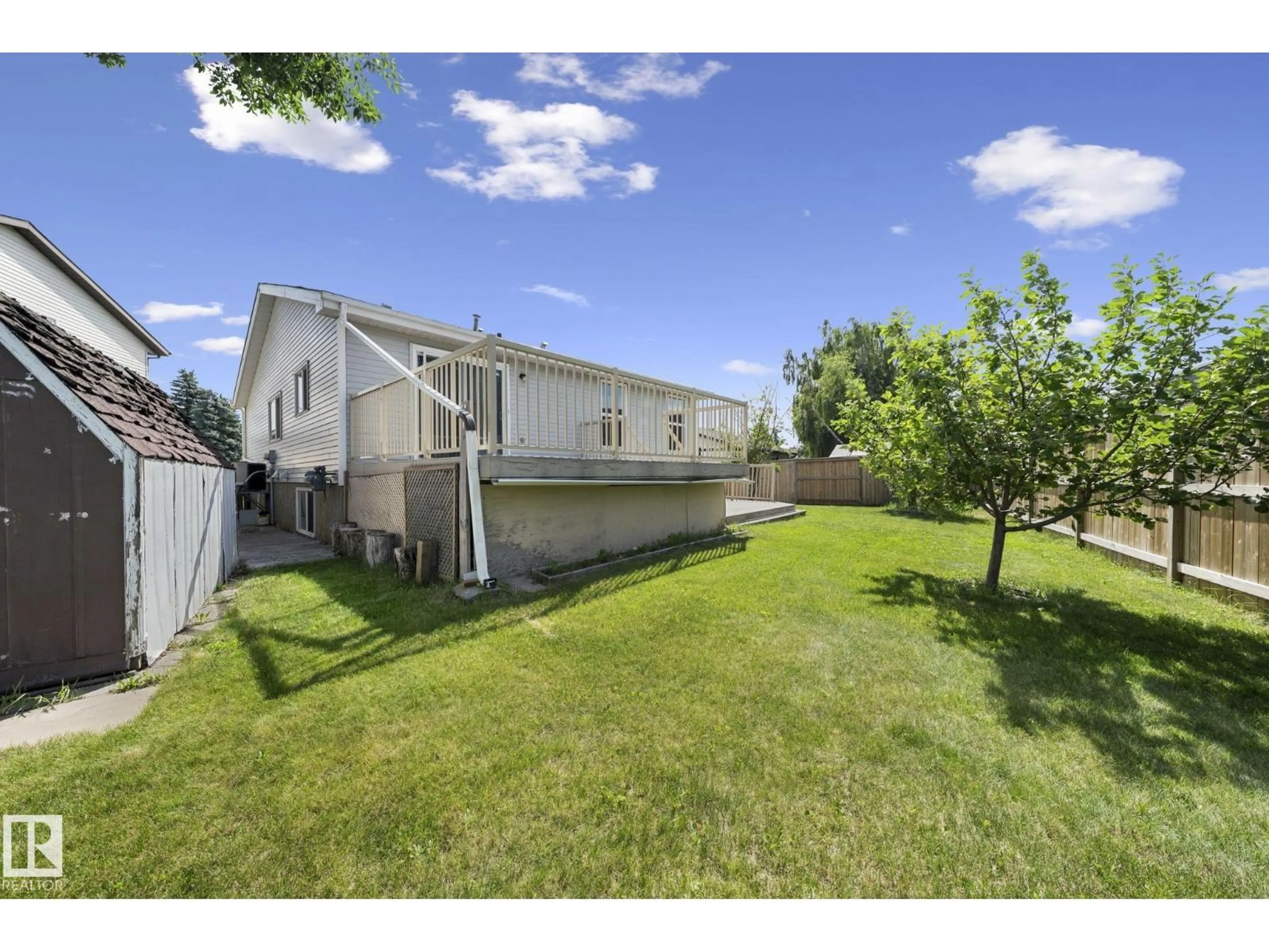 Unknown for 10458 14 AV, Edmonton Alberta T6J5S9