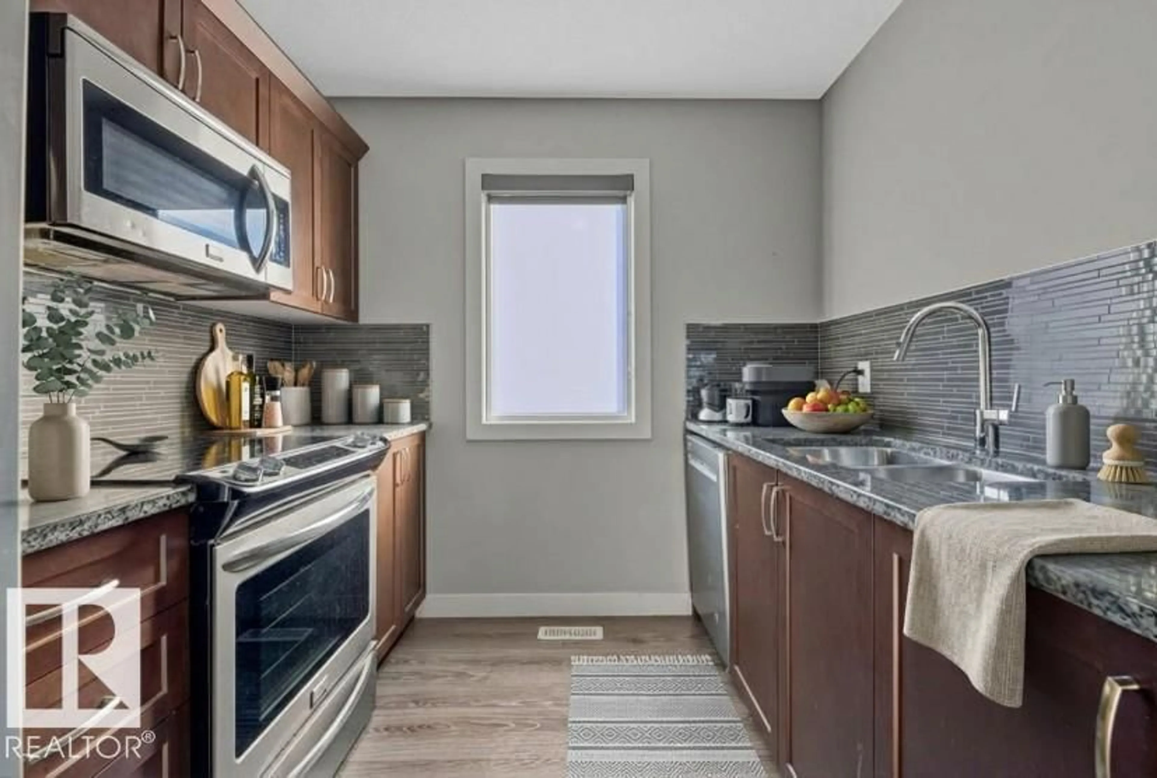 Standard kitchen, ceramic/tile floor for 54 - 1391 STARLING DR, Edmonton Alberta T5S0L3