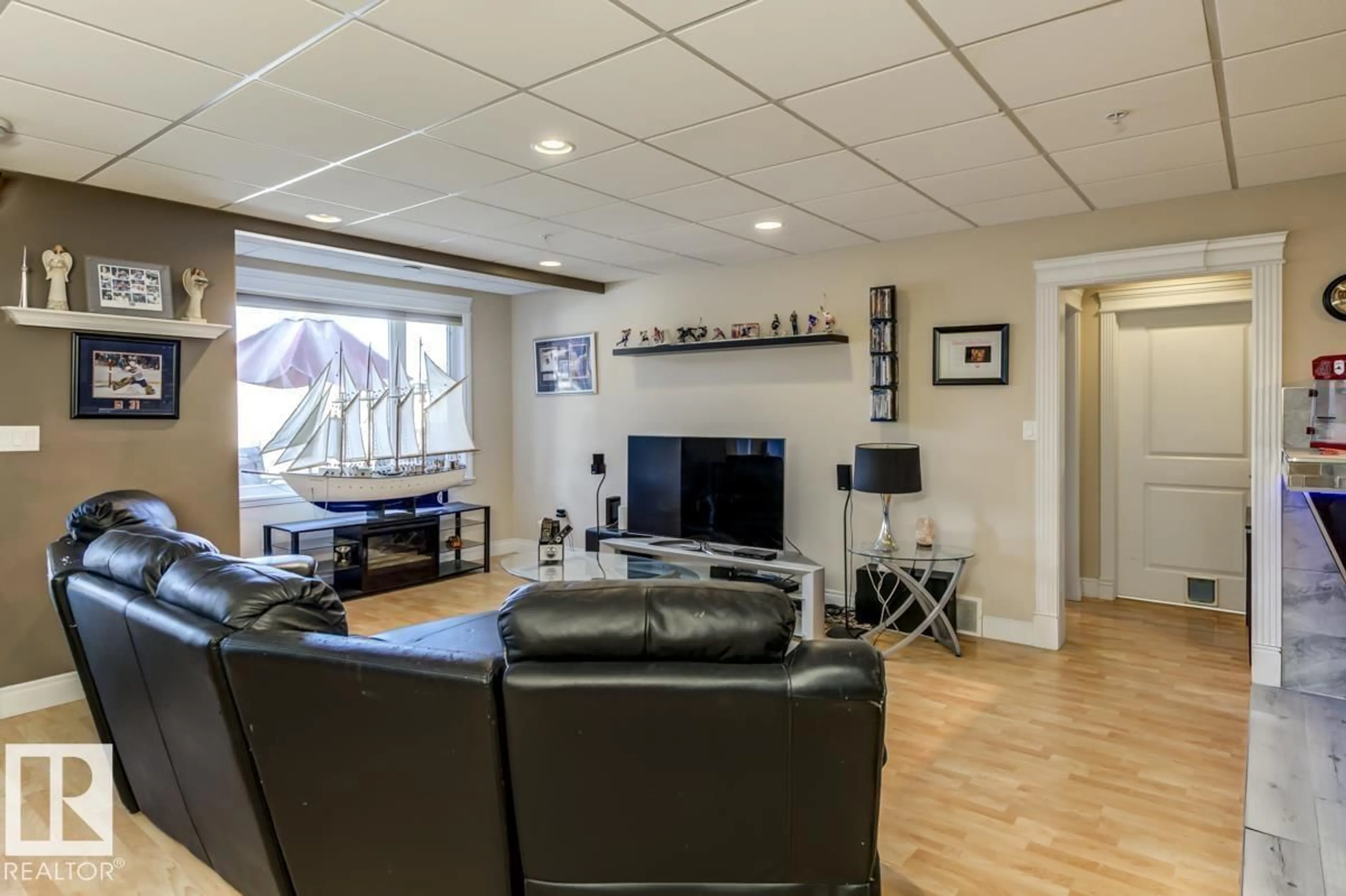 Living room with furniture, unknown for 53217 - 56 RGE ROAD 263, Rural Parkland County Alberta T7X3G2