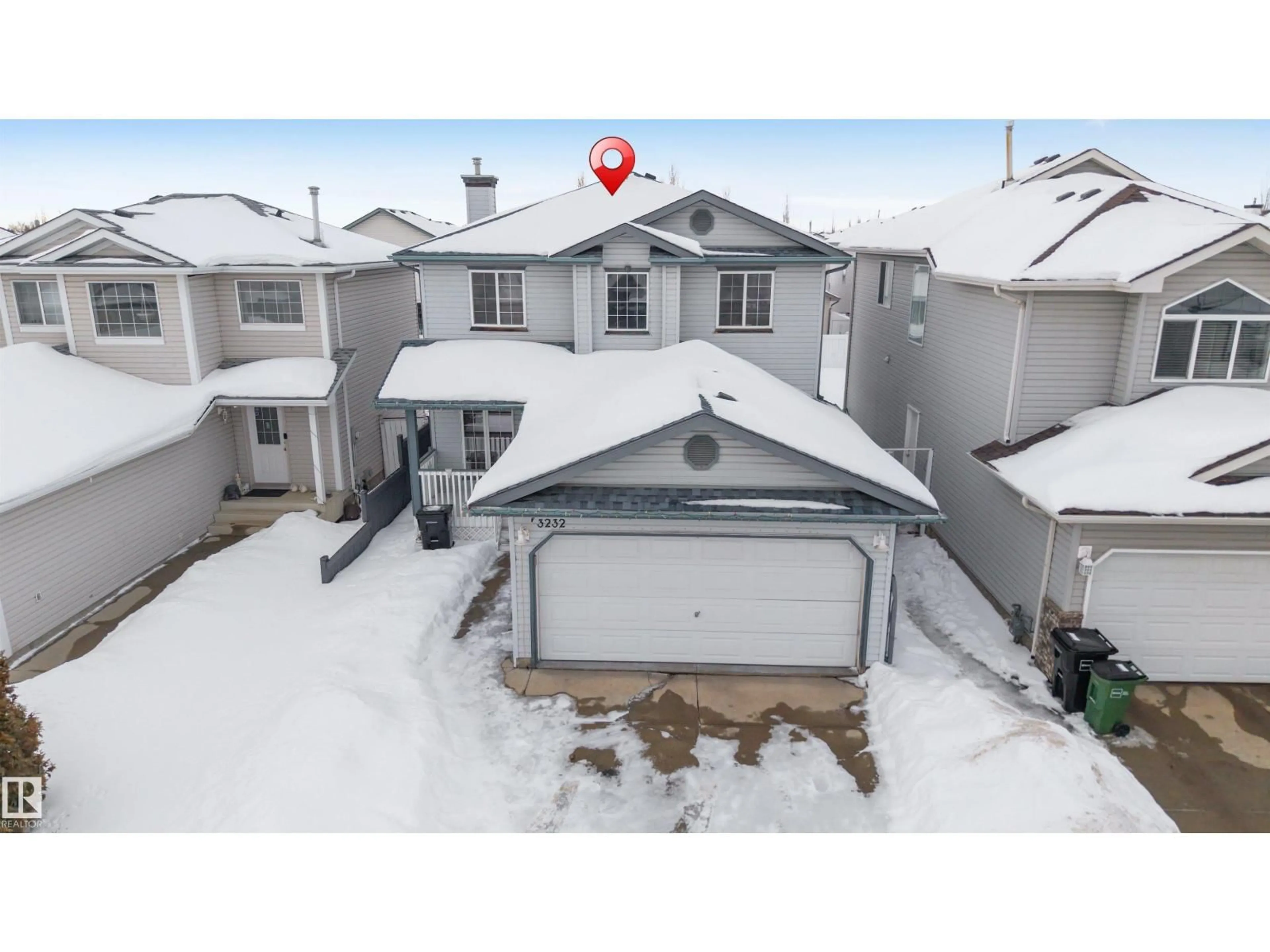 A pic from outside/outdoor area/front of a property/back of a property/a pic from drone, street for 3232 27 AV, Edmonton Alberta T6T1P8