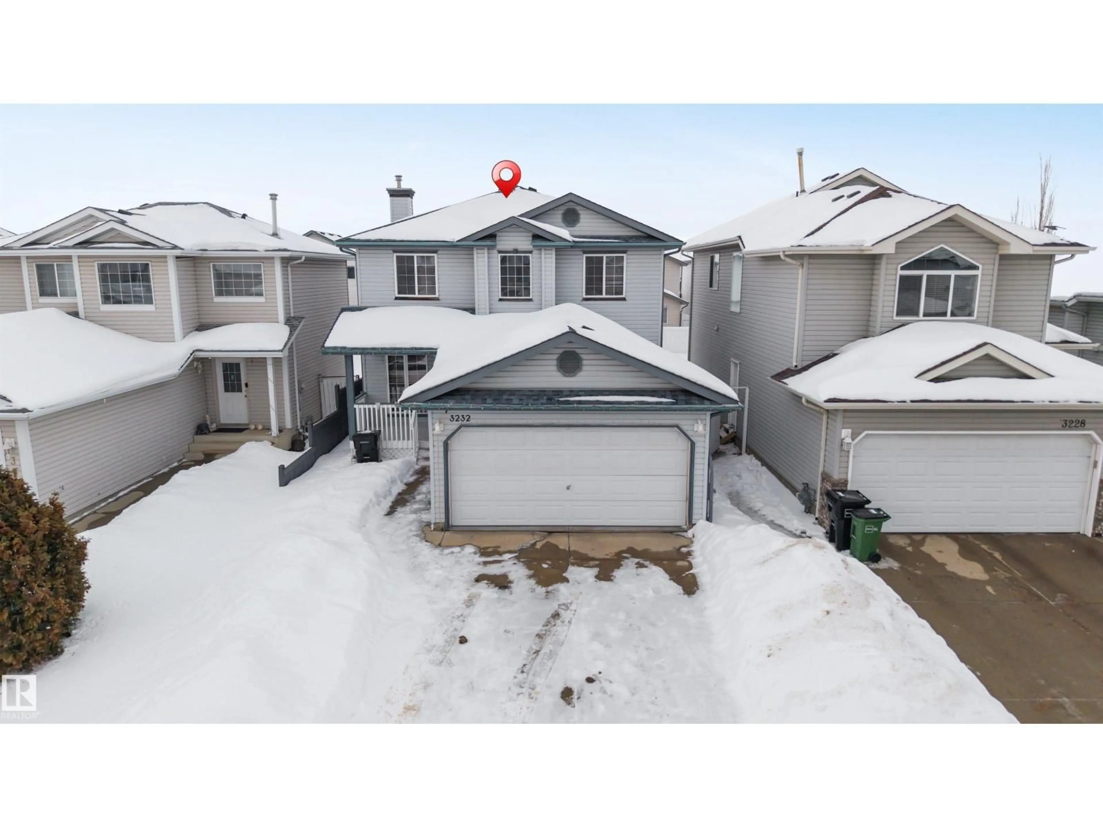 A pic from outside/outdoor area/front of a property/back of a property/a pic from drone, street for 3232 27 AV, Edmonton Alberta T6T1P8