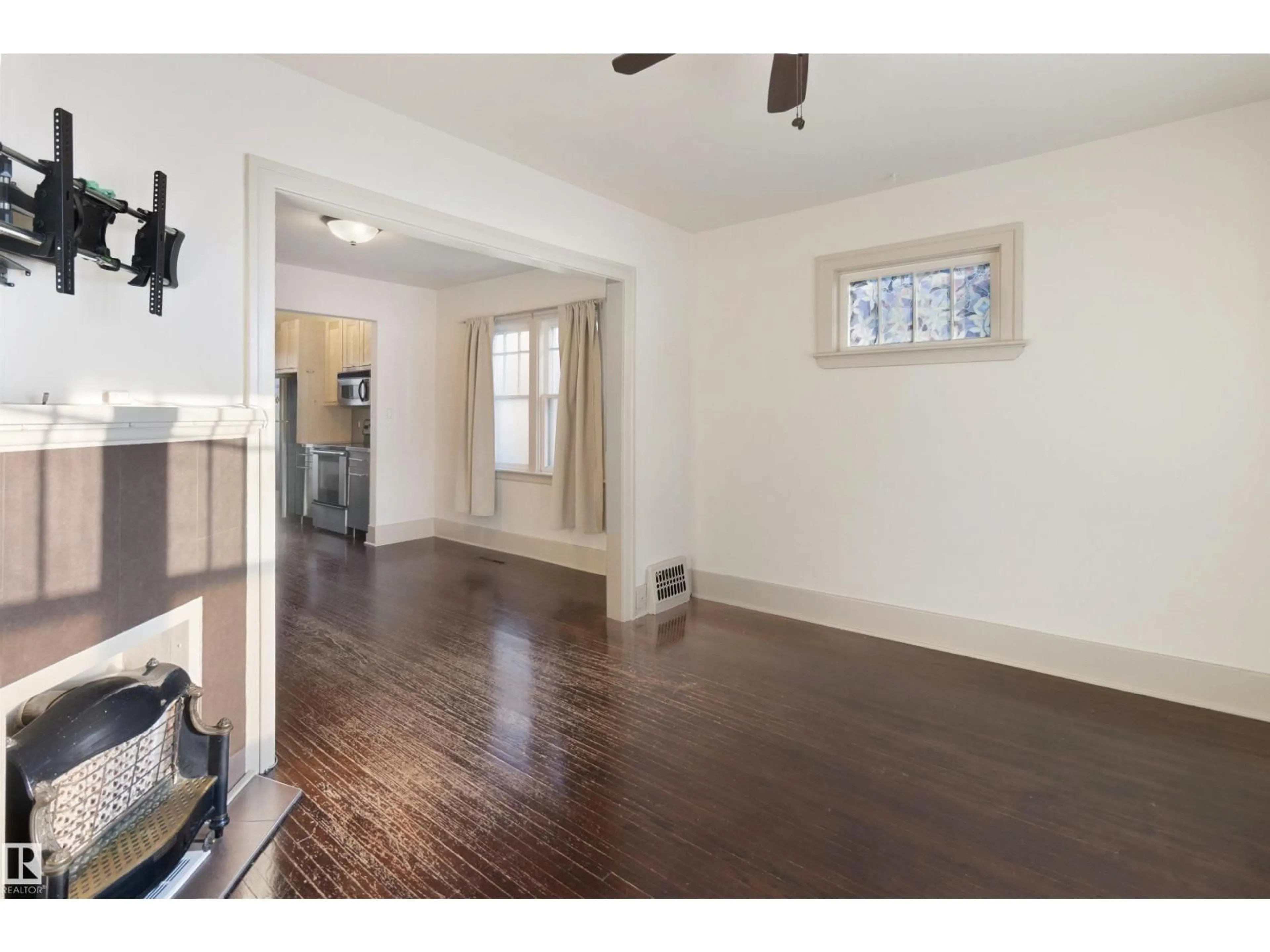 Unknown for 10428 76 AV, Edmonton Alberta T6E1L1