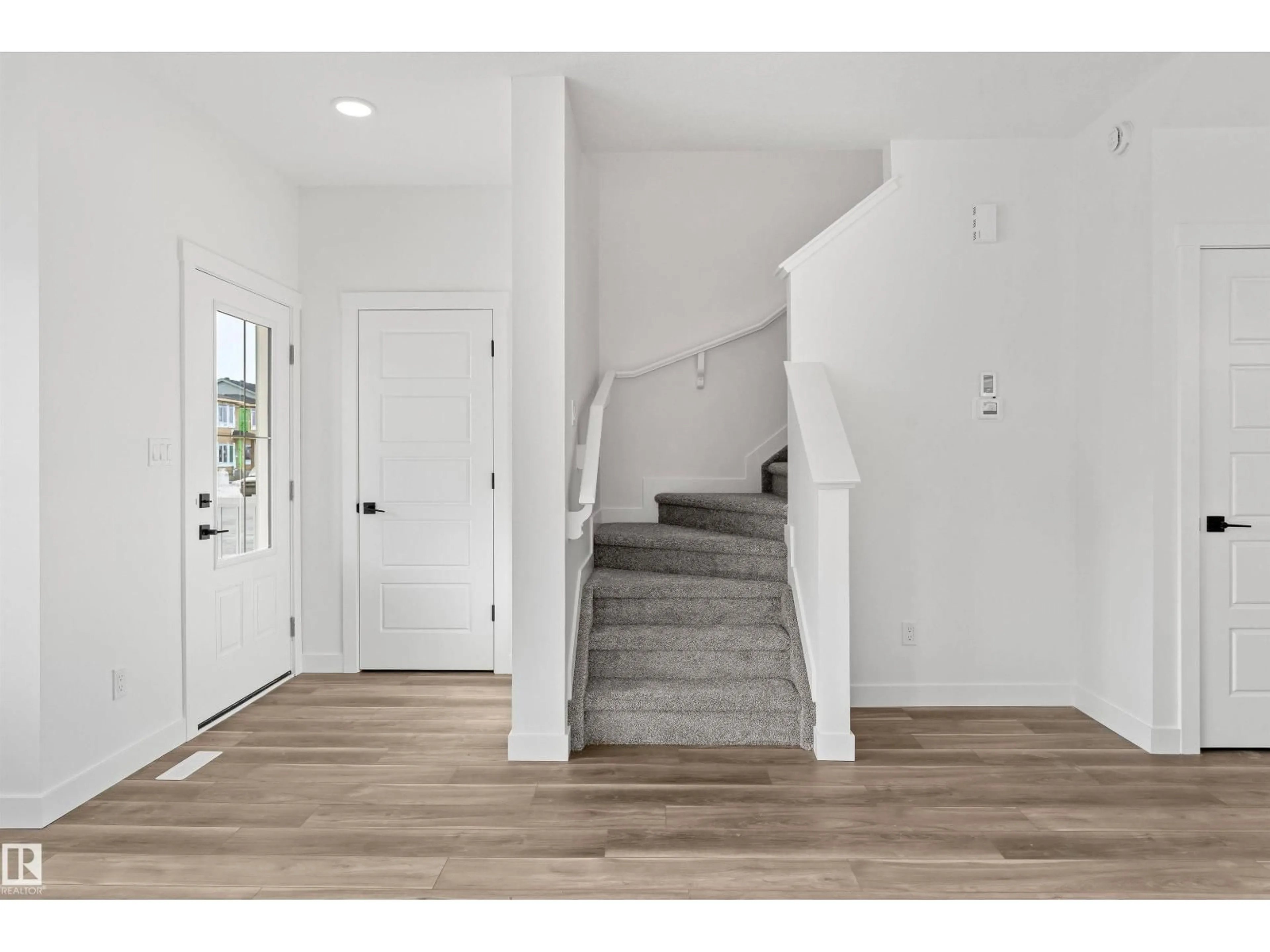 Indoor entryway for 1216 MCLEOD AV, Spruce Grove Alberta T7X4B7