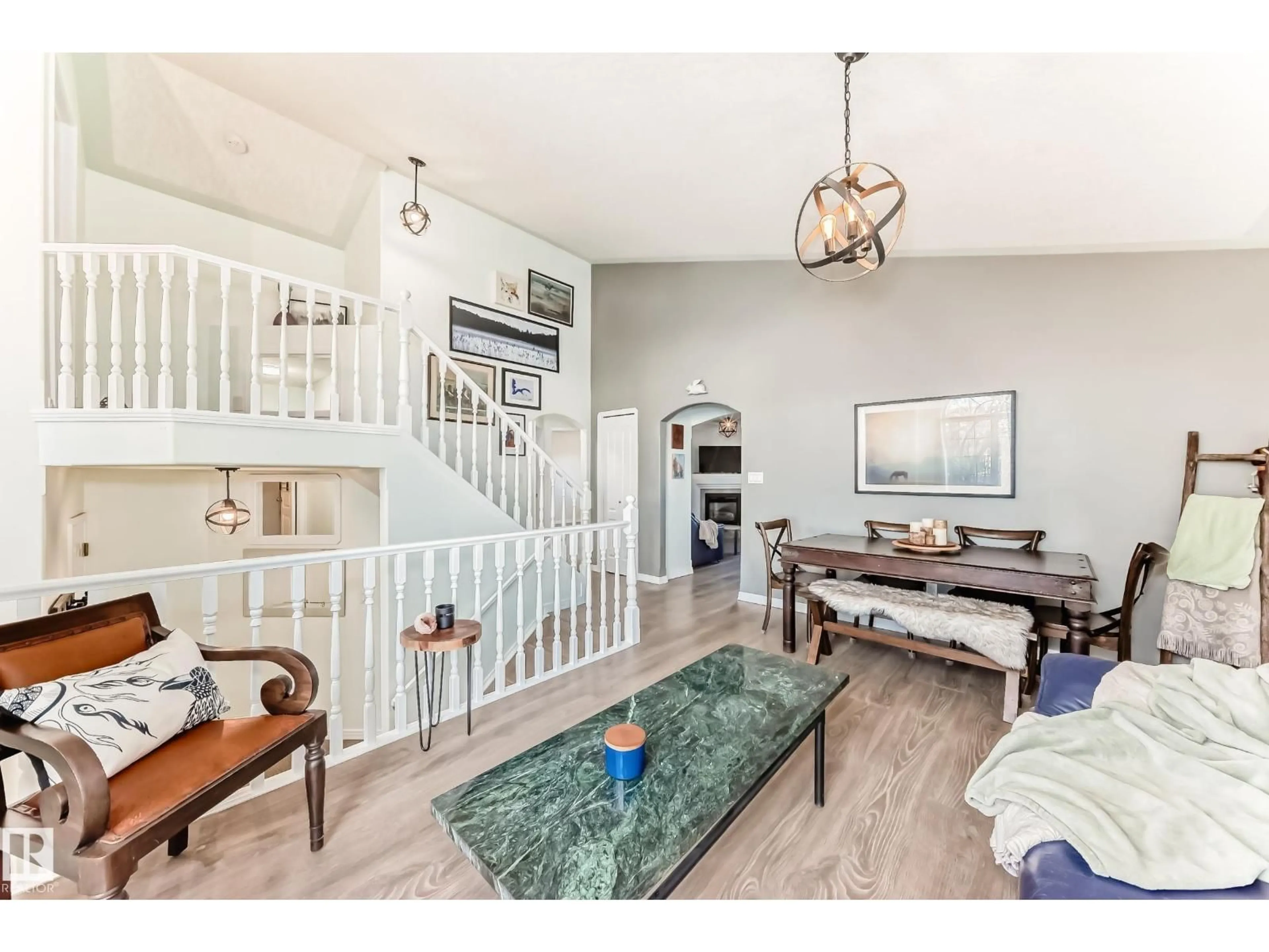 Indoor entryway for 1619 WELBOURN COVE CV, Edmonton Alberta T6M2M5