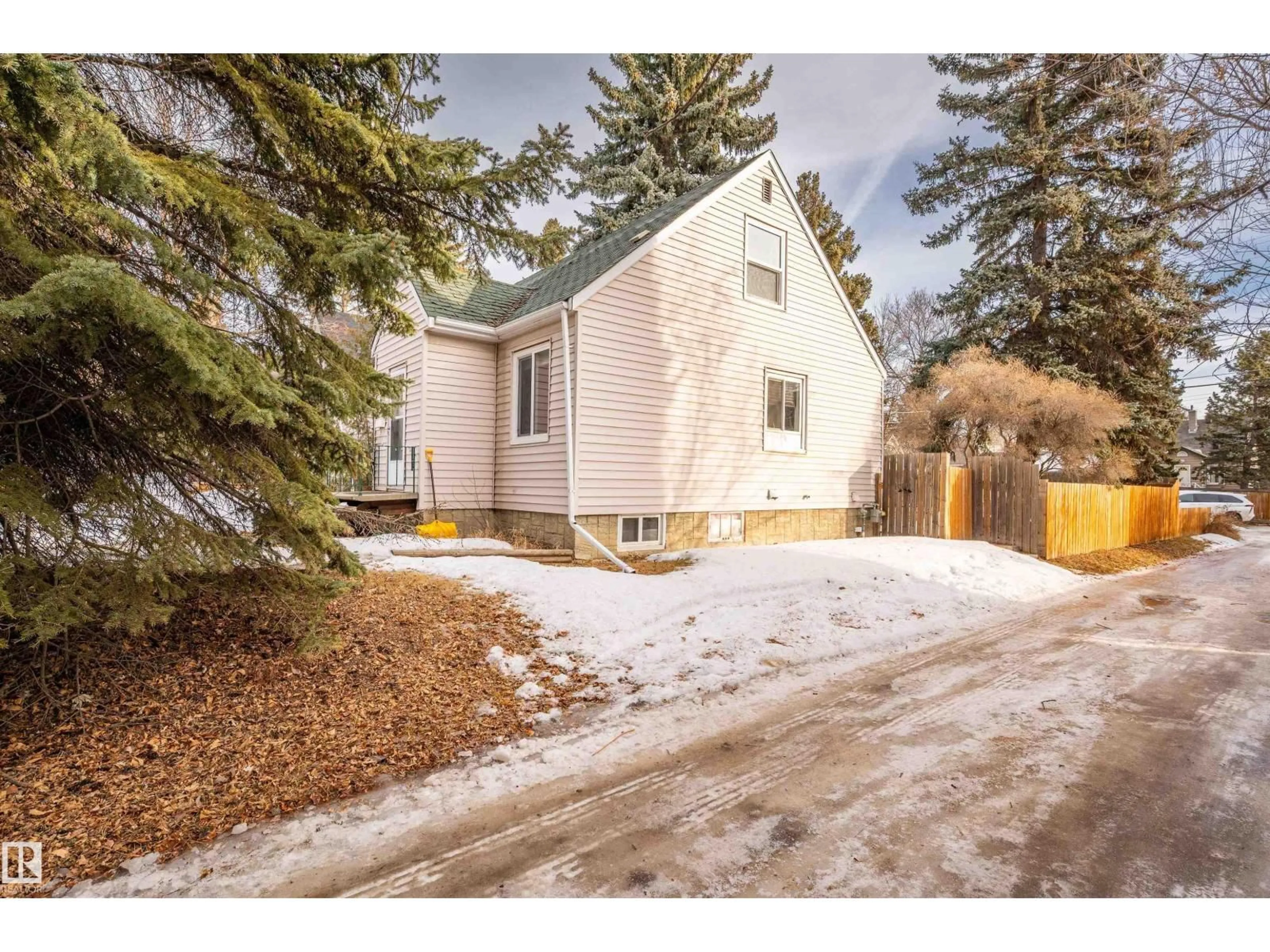 Unknown for 6803 112A ST NW, Edmonton Alberta T6H3K5