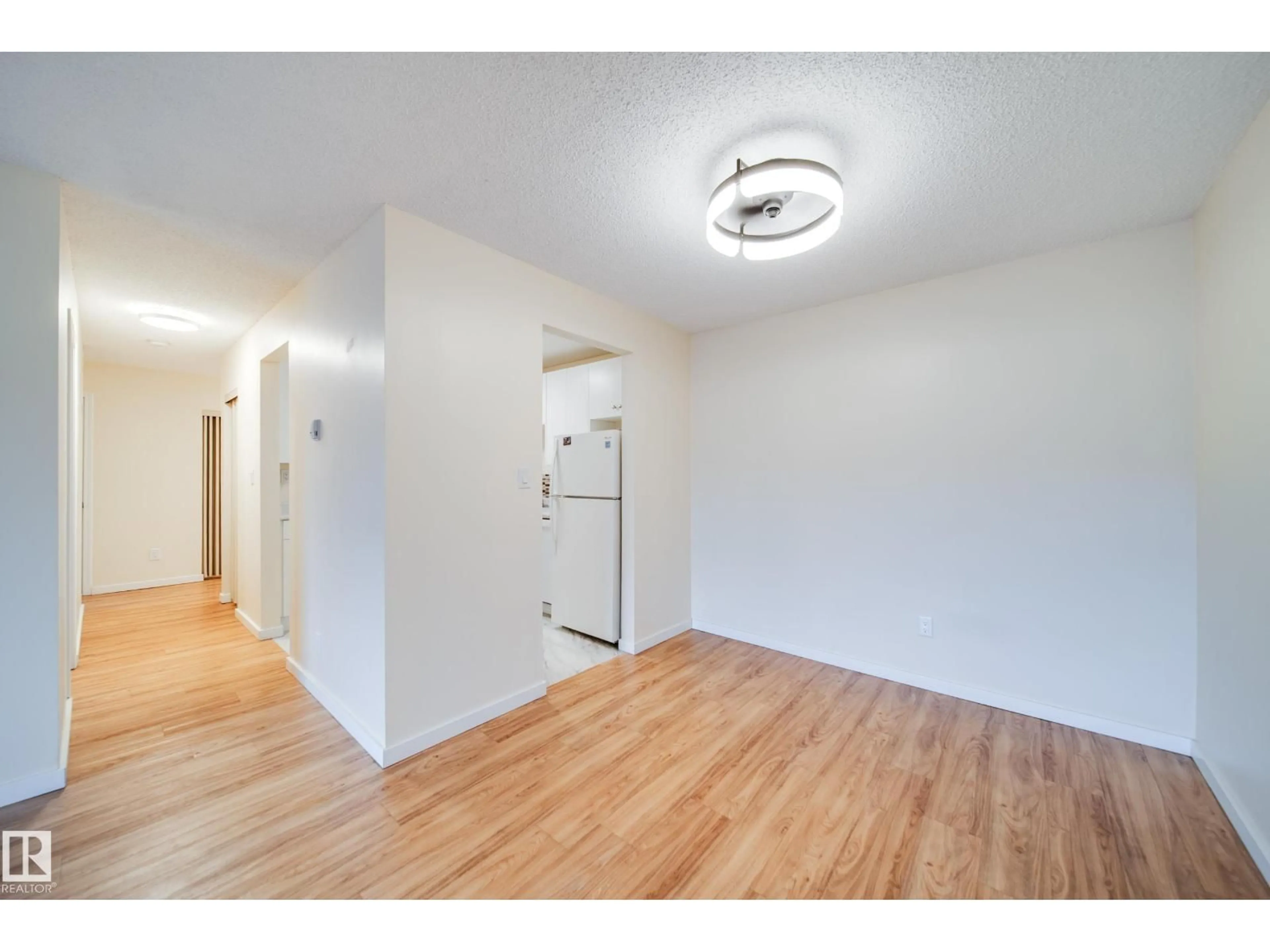 A pic of a room for #402 - 1624 48 ST, Edmonton Alberta T6L5P1