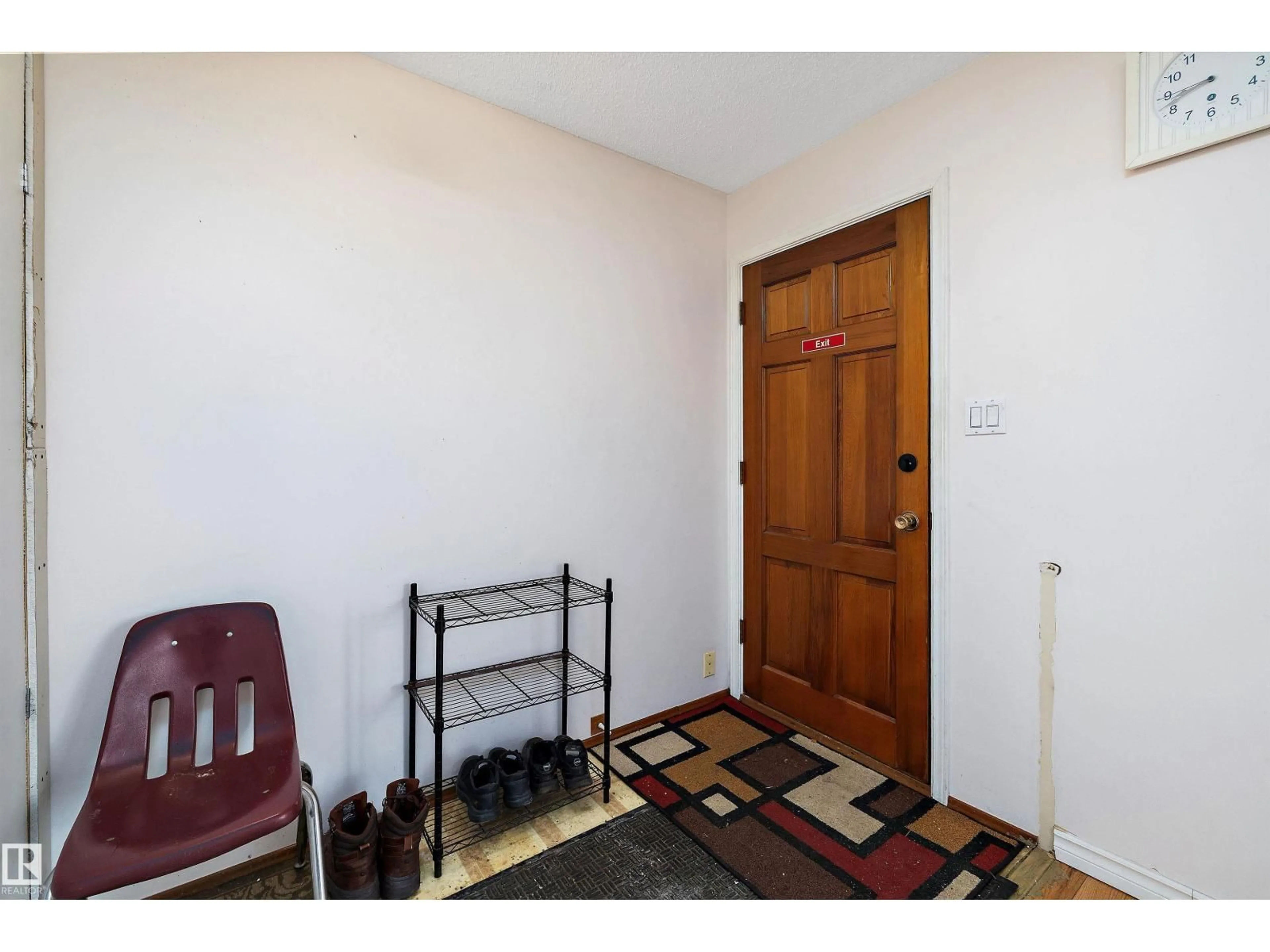 Indoor entryway for NW - 12117 91 ST, Edmonton Alberta T5B4C2