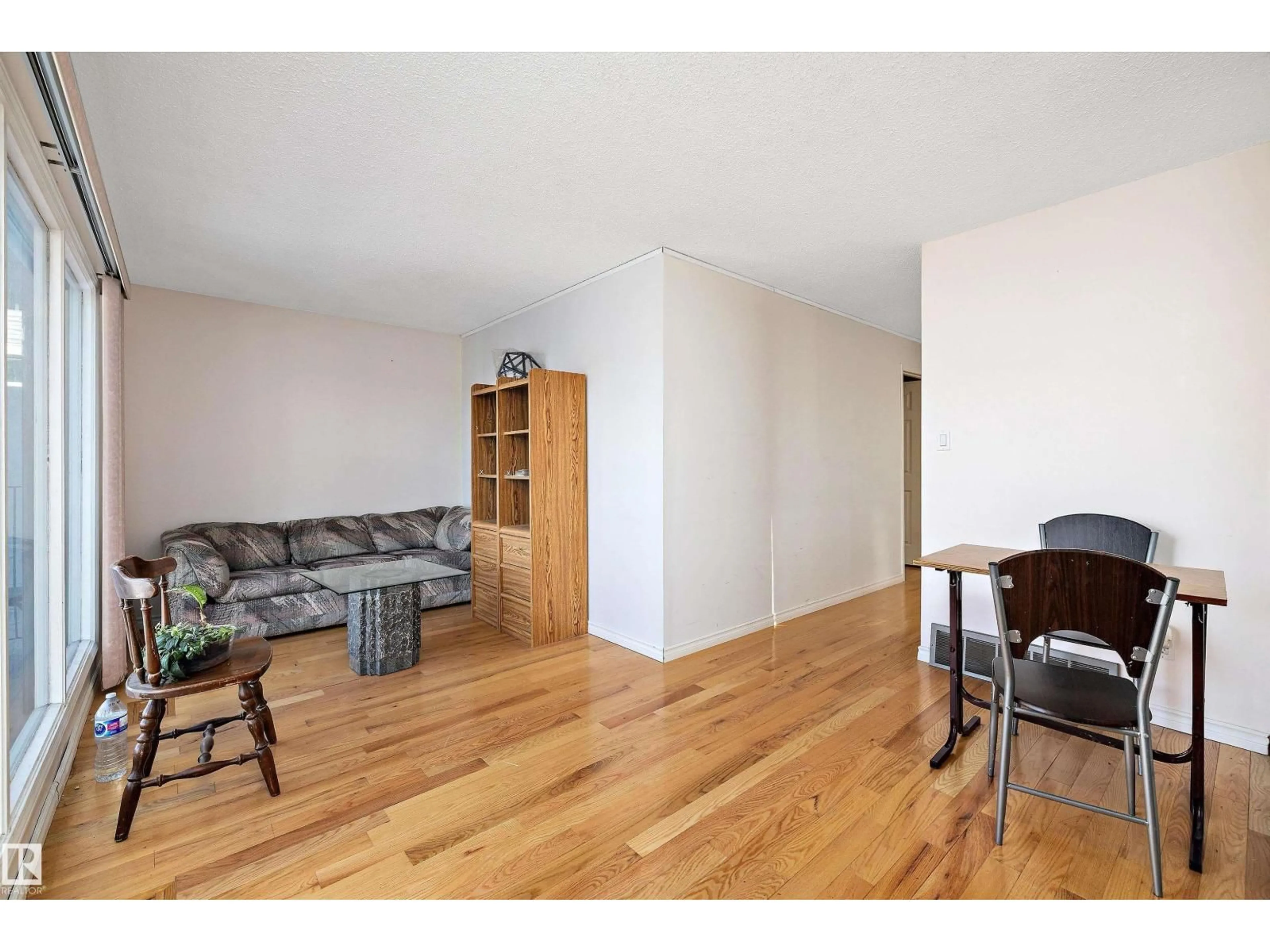 A pic of a room for NW - 12117 91 ST, Edmonton Alberta T5B4C2