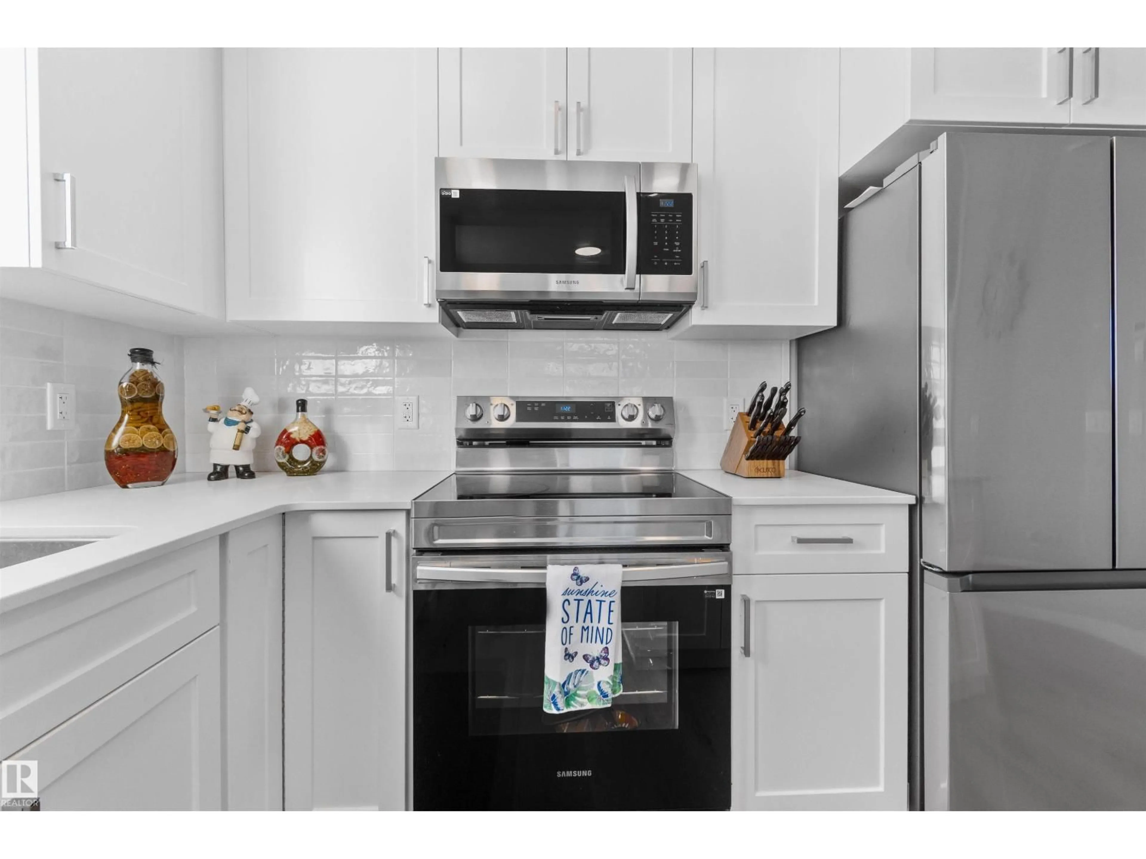 Standard kitchen, unknown for 128 - 12804 140 AV, Edmonton Alberta T6V0M3