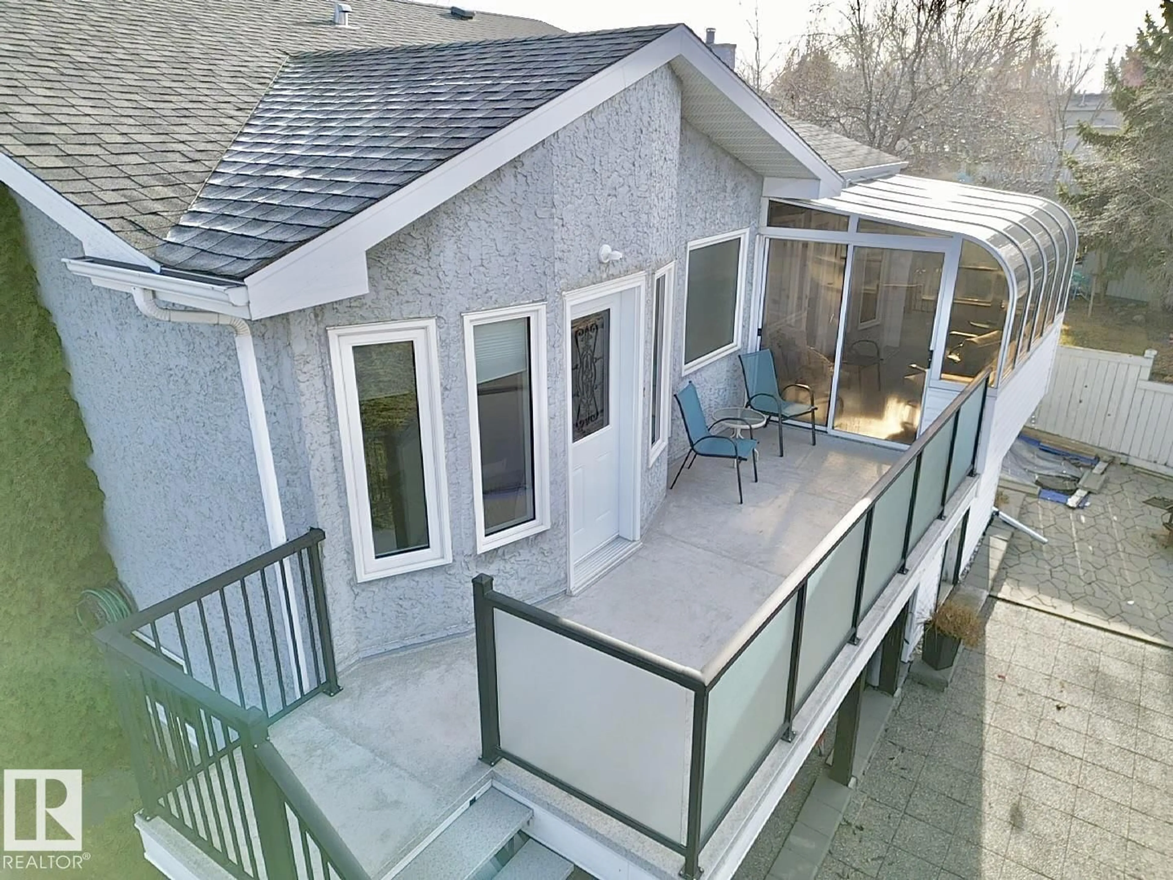 A pic from outside/outdoor area/front of a property/back of a property/a pic from drone, unknown for 3772 30 ST, Edmonton Alberta T6T1H6
