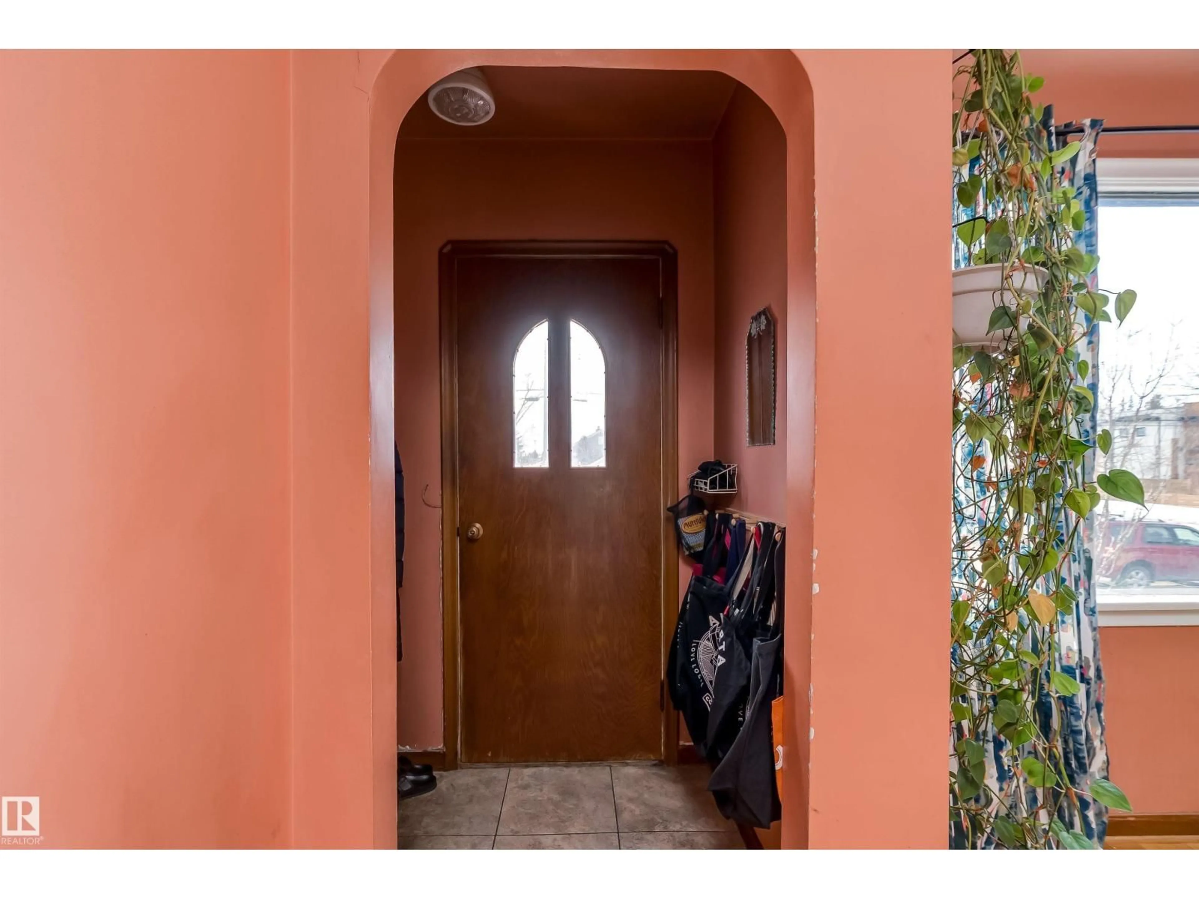 Indoor entryway for 4426 53 AV, Leduc Alberta T9E5W4