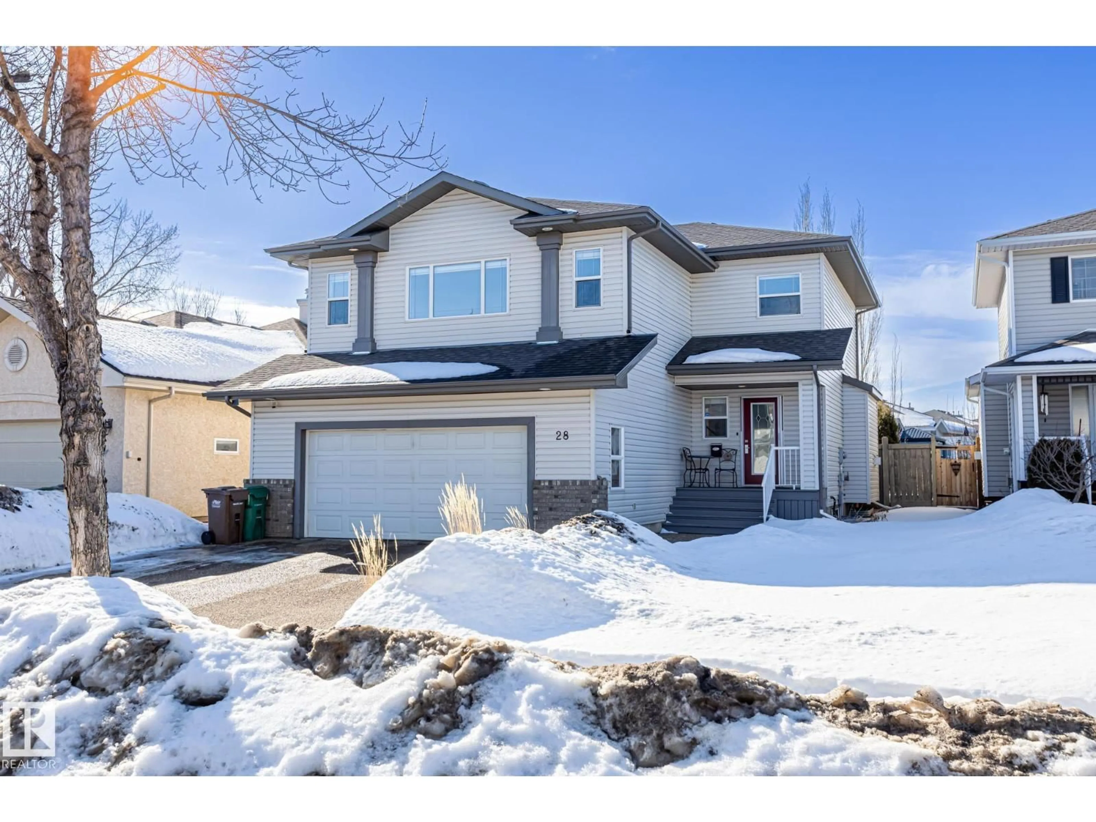 Home with vinyl exterior material, street for 28 EASTCOTT DR, St. Albert Alberta T8N6Y3