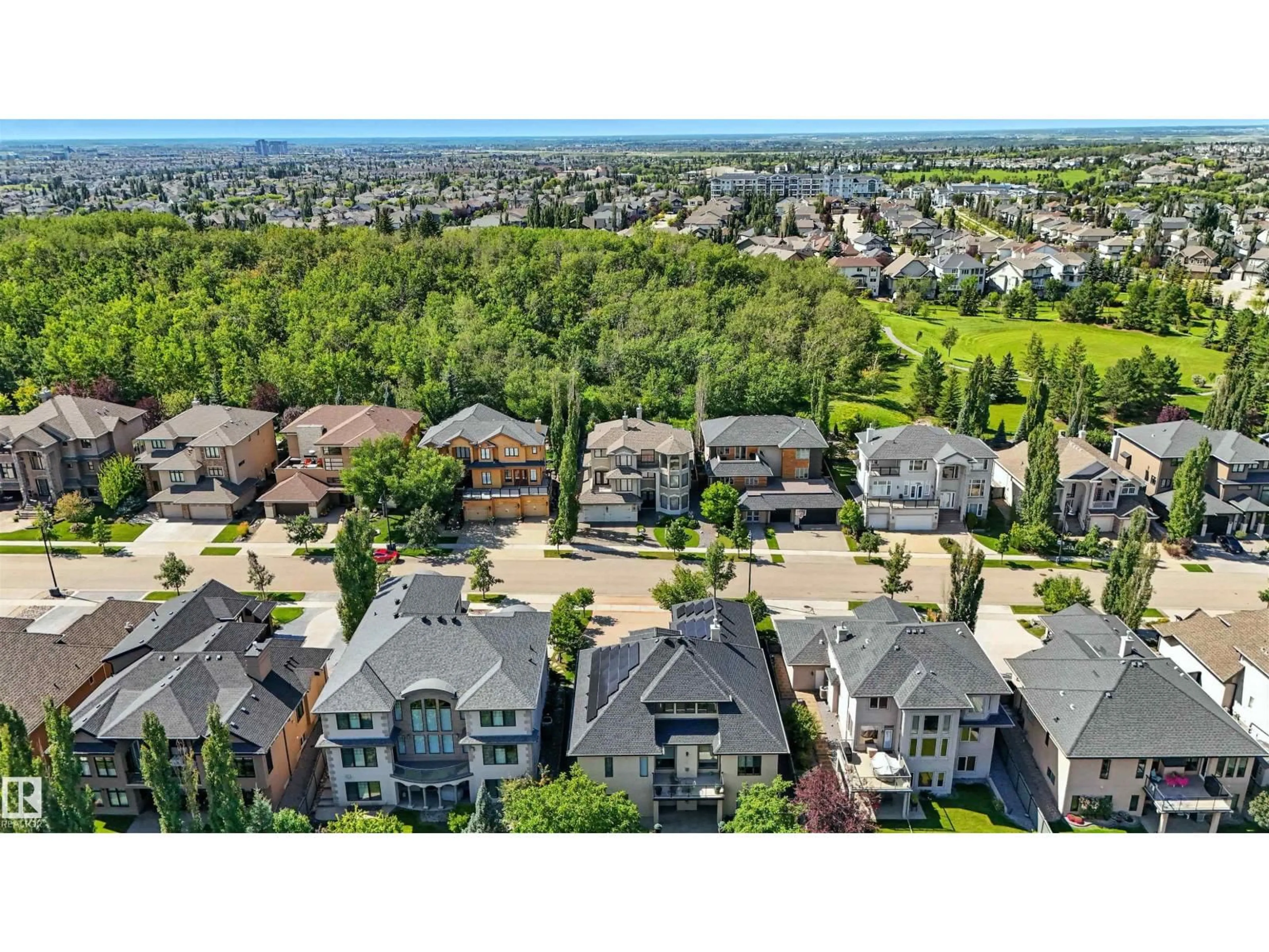 A pic from outside/outdoor area/front of a property/back of a property/a pic from drone, unknown for 2426 MARTELL CR, Edmonton Alberta T6R0C7