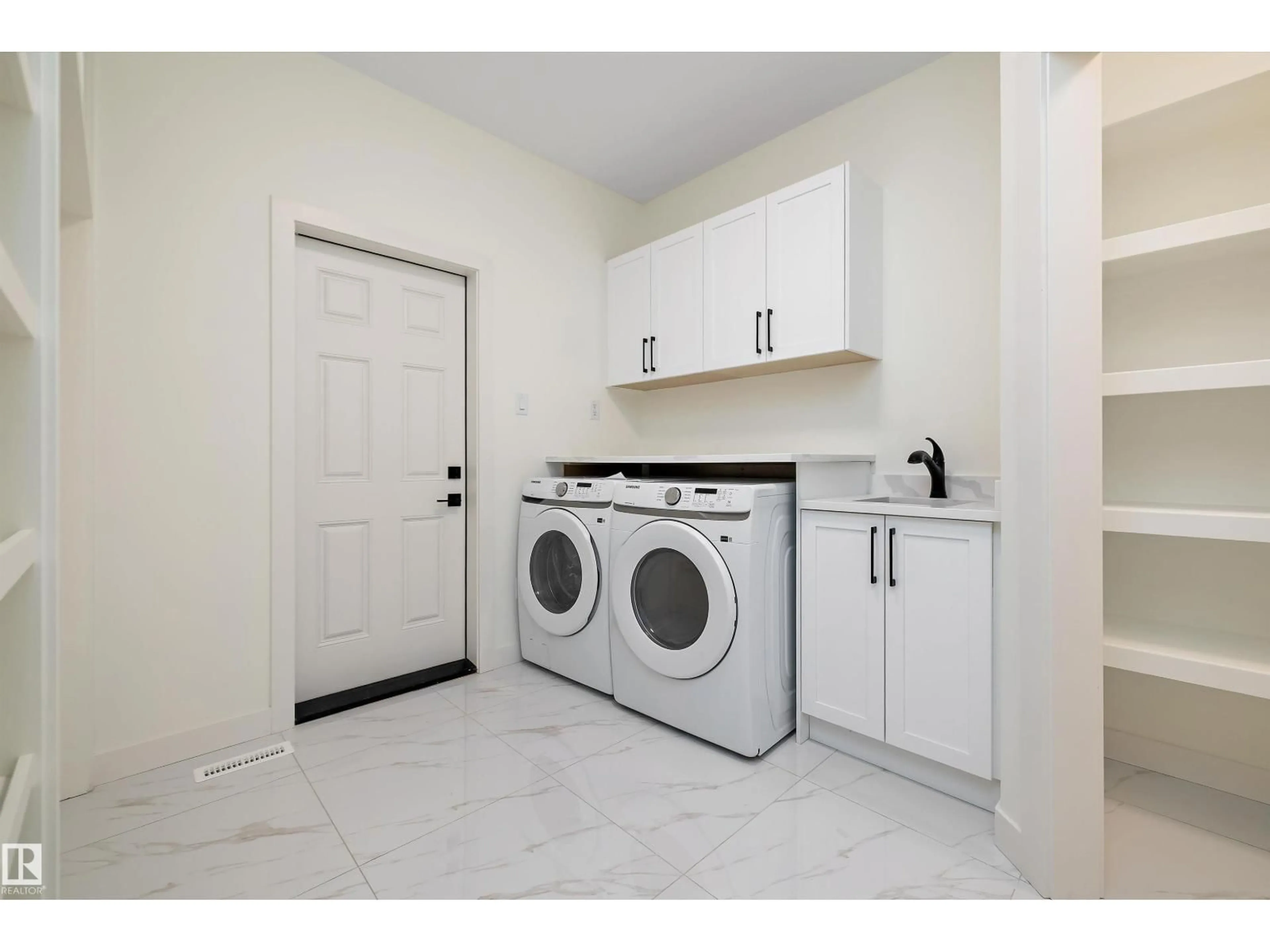 Laundry room for 247 EDGEMONT GREEN GR, Edmonton Alberta T6M3J7